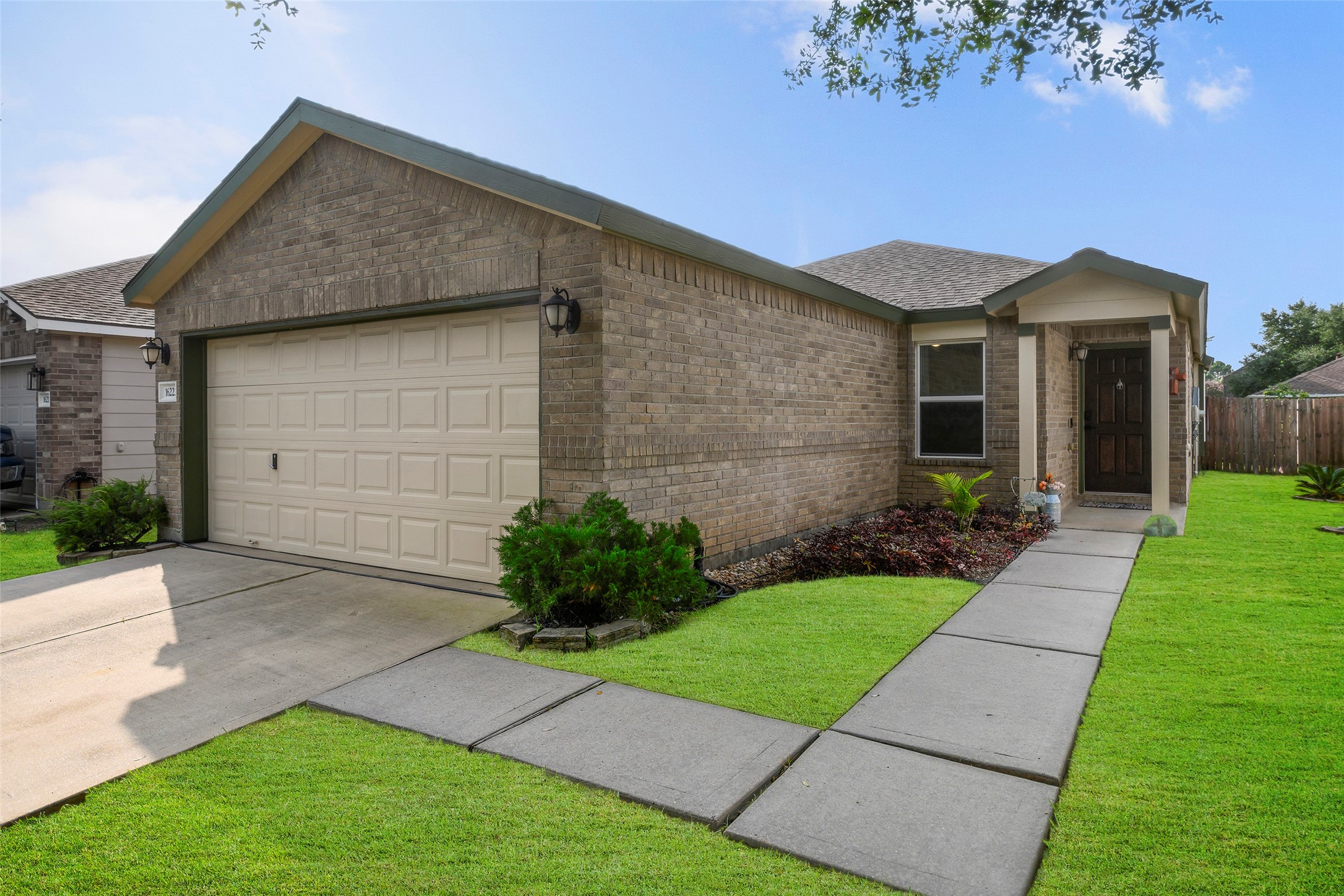 16223 Ranchland Lane Property Photo 5