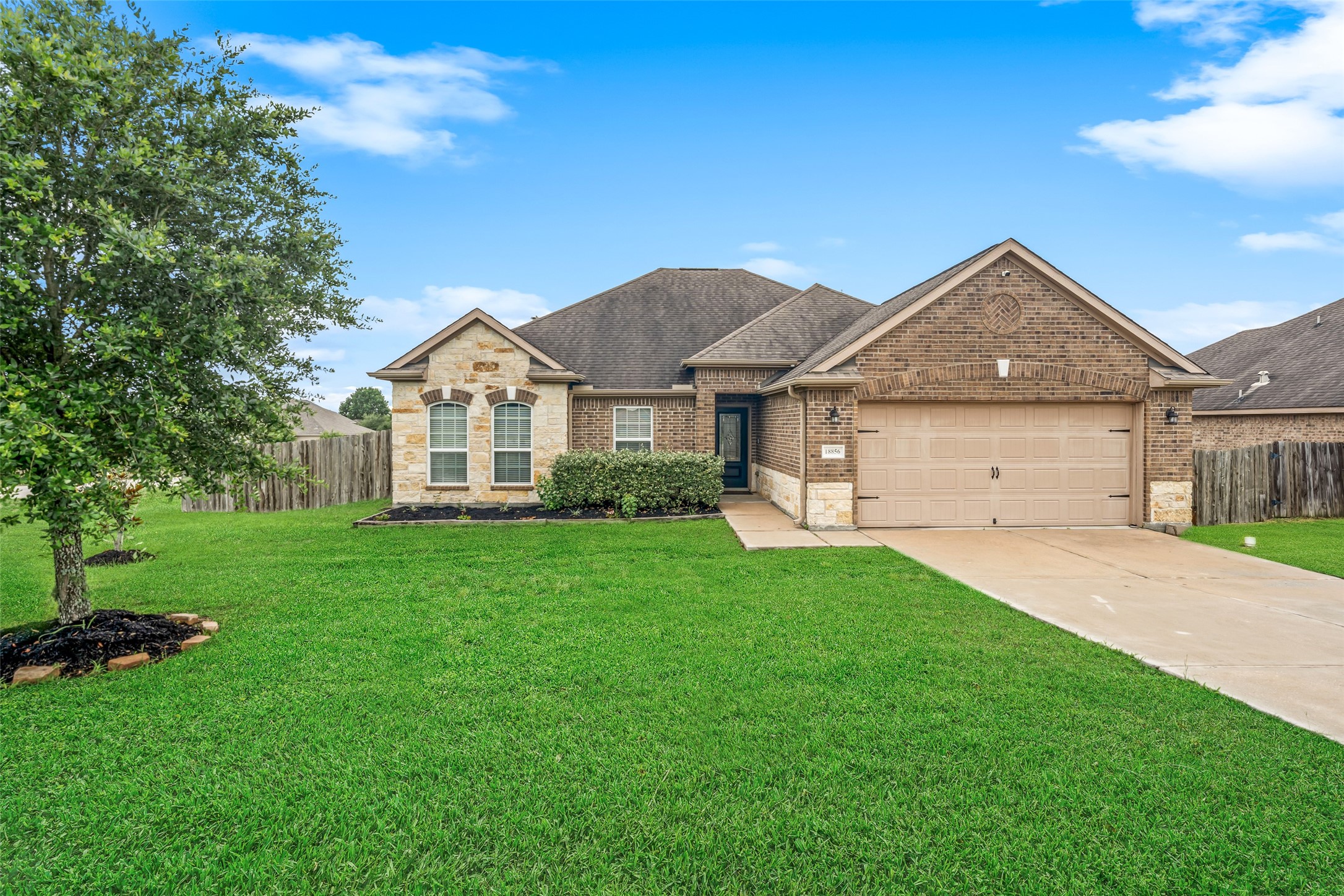 18856 Atascosa Trail Property Photo 1
