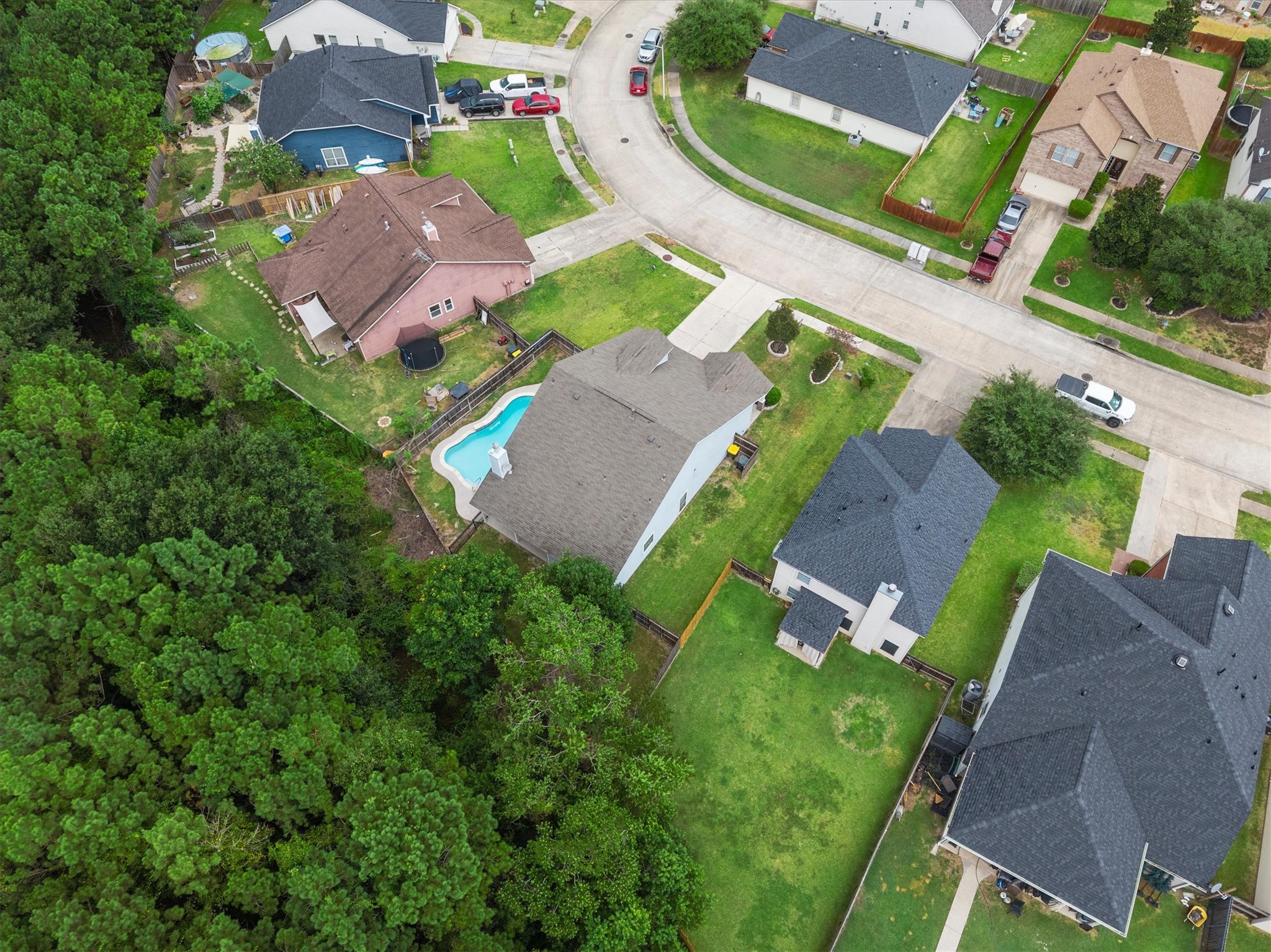 1069 Shadow Glenn Drive Property Photo 3