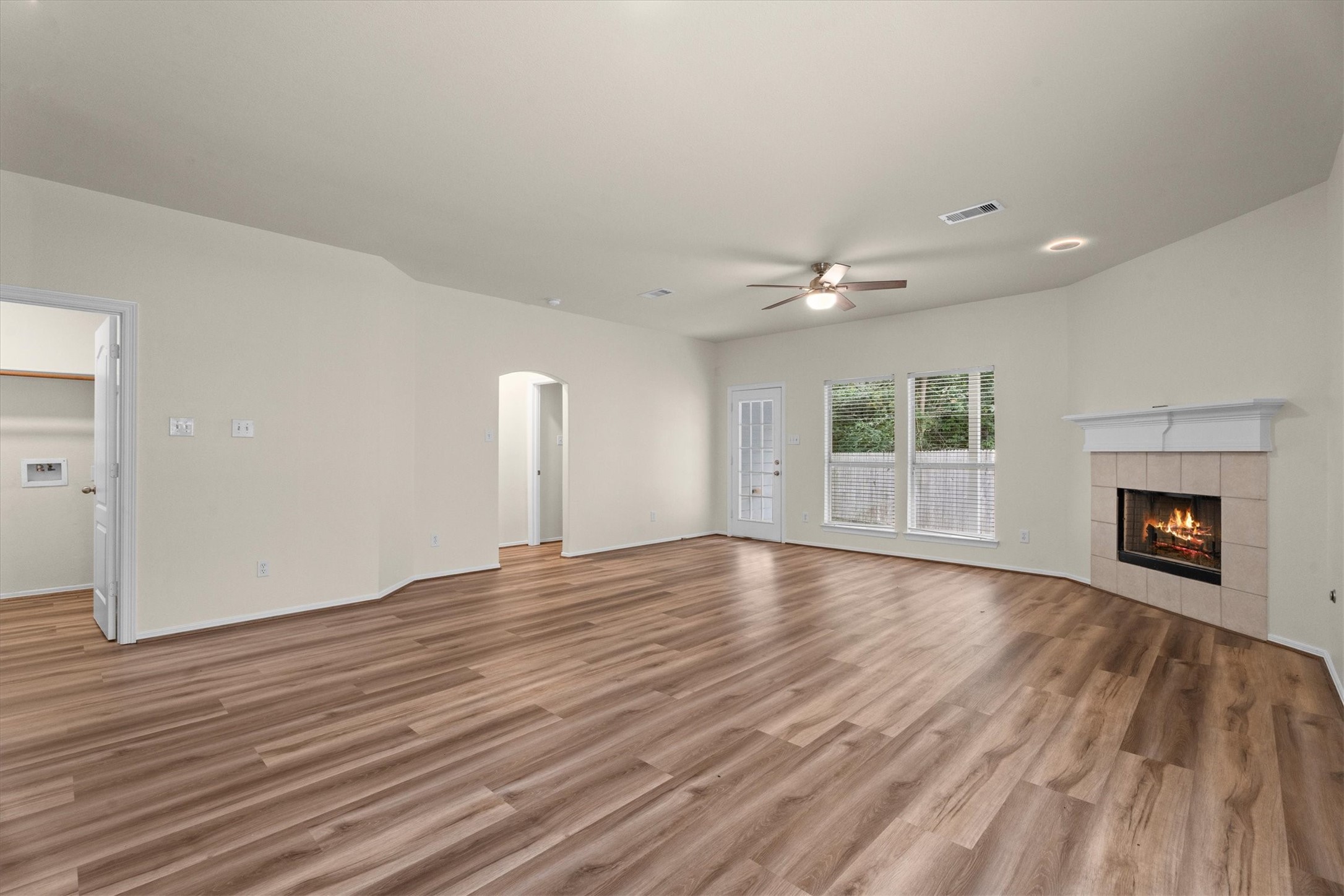 1069 Shadow Glenn Drive Property Photo 8
