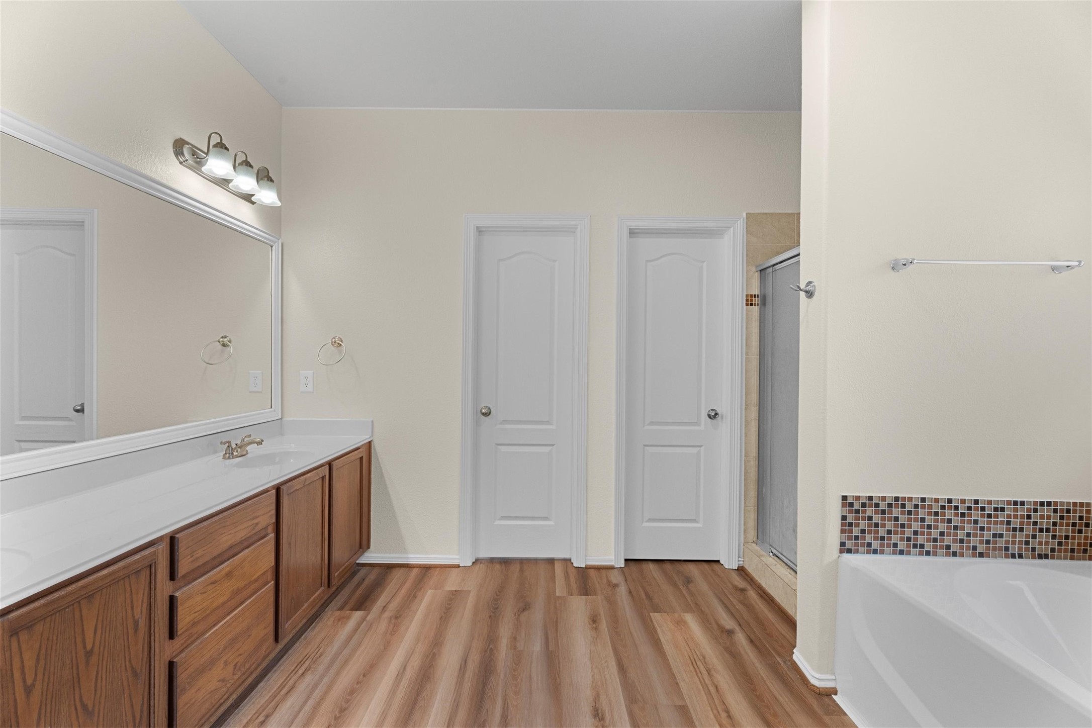 1069 Shadow Glenn Drive Property Photo 12