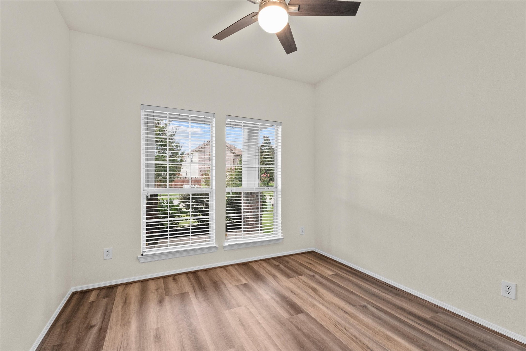 1069 Shadow Glenn Drive Property Photo 17