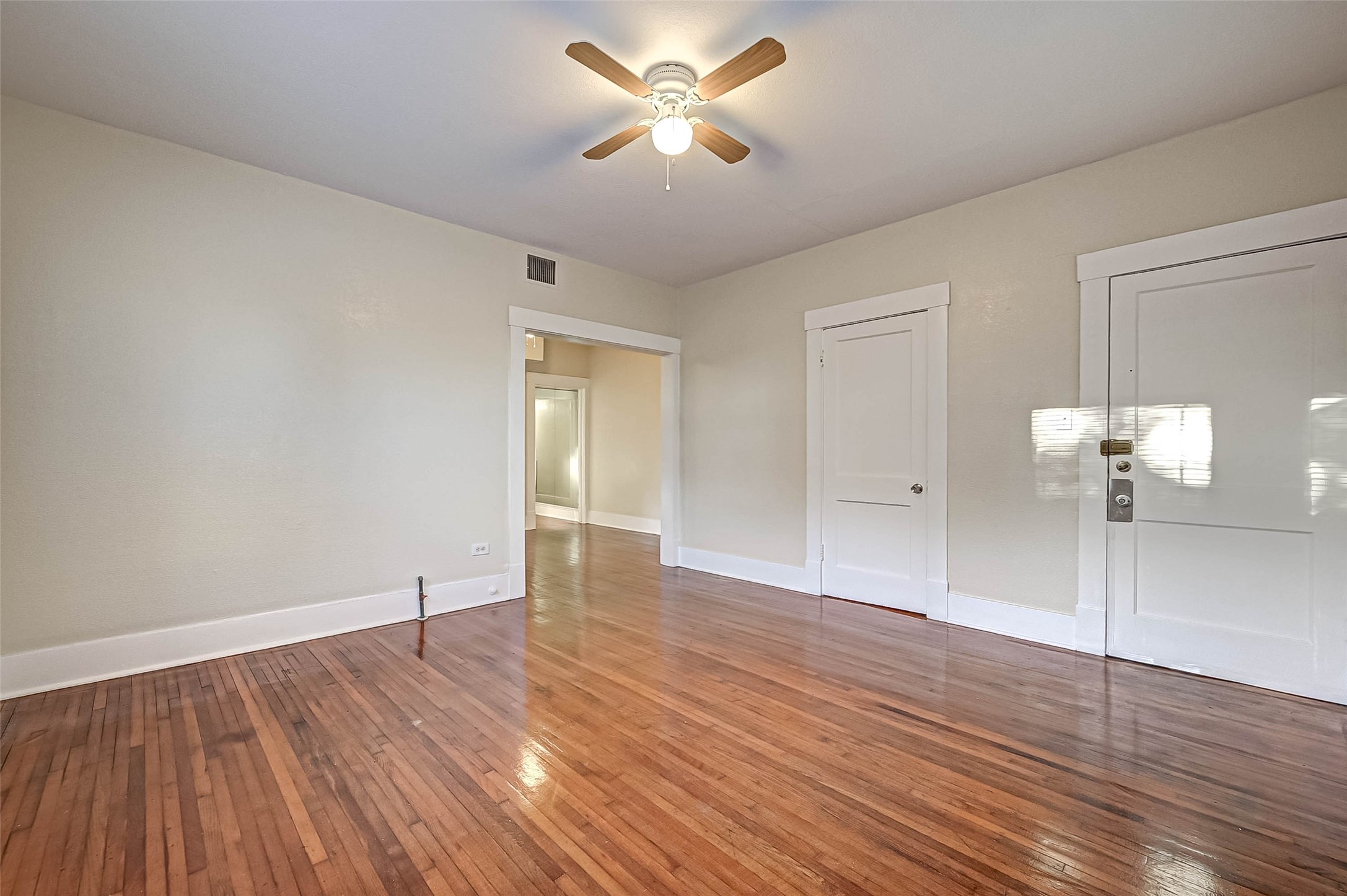 1748 Richmond Avenue 4 Property Photo 4
