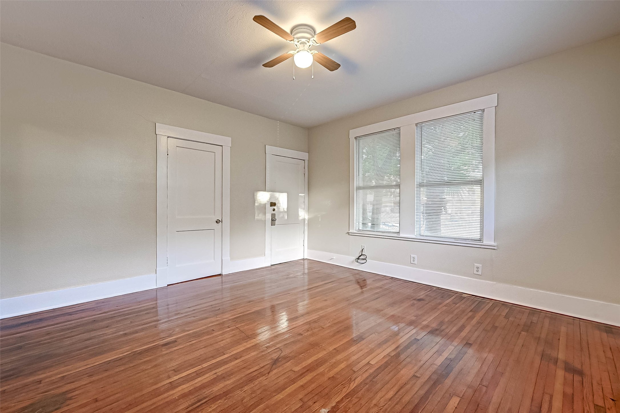 1748 Richmond Avenue 4 Property Photo 5
