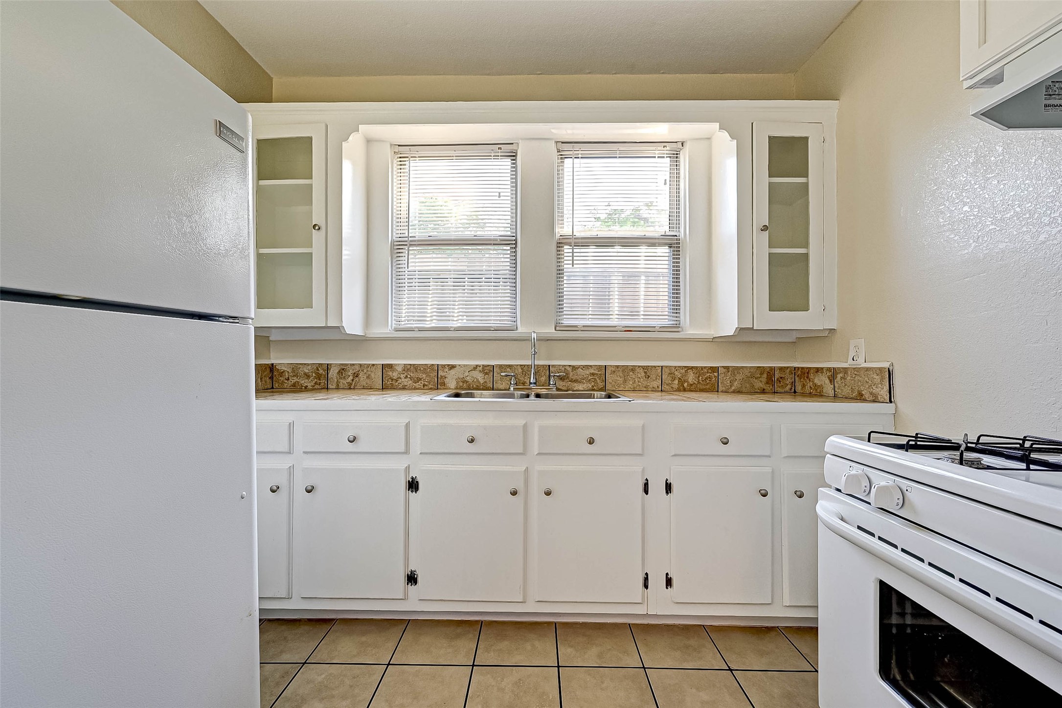 1748 Richmond Avenue 4 Property Photo 8