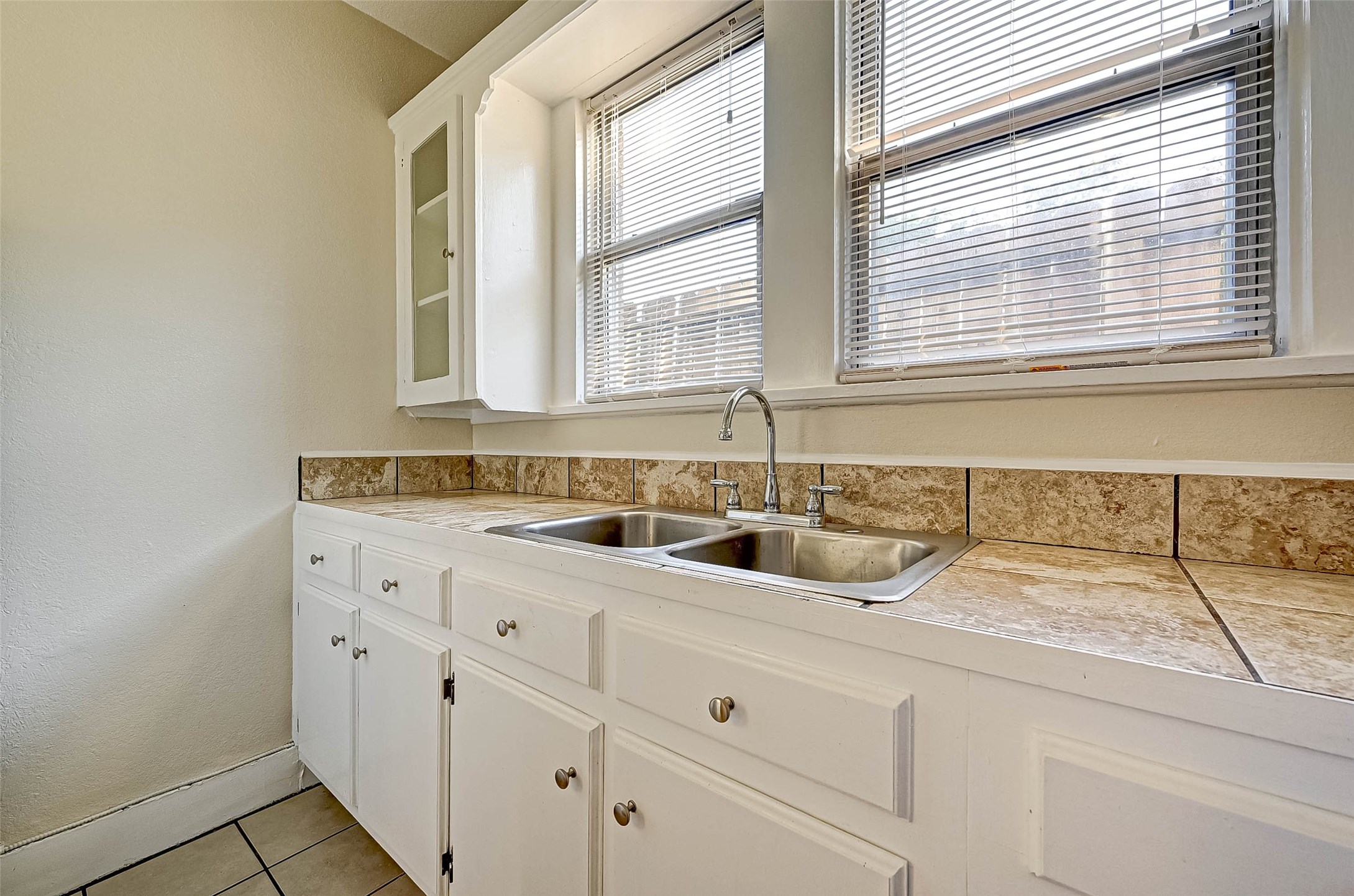 1748 Richmond Avenue 4 Property Photo 11