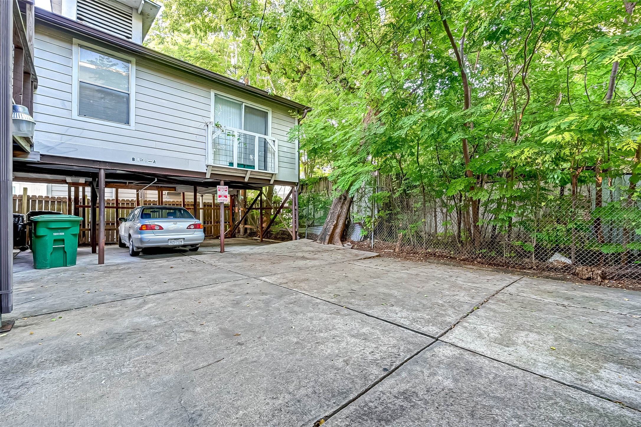 1748 Richmond Avenue 4 Property Photo 20