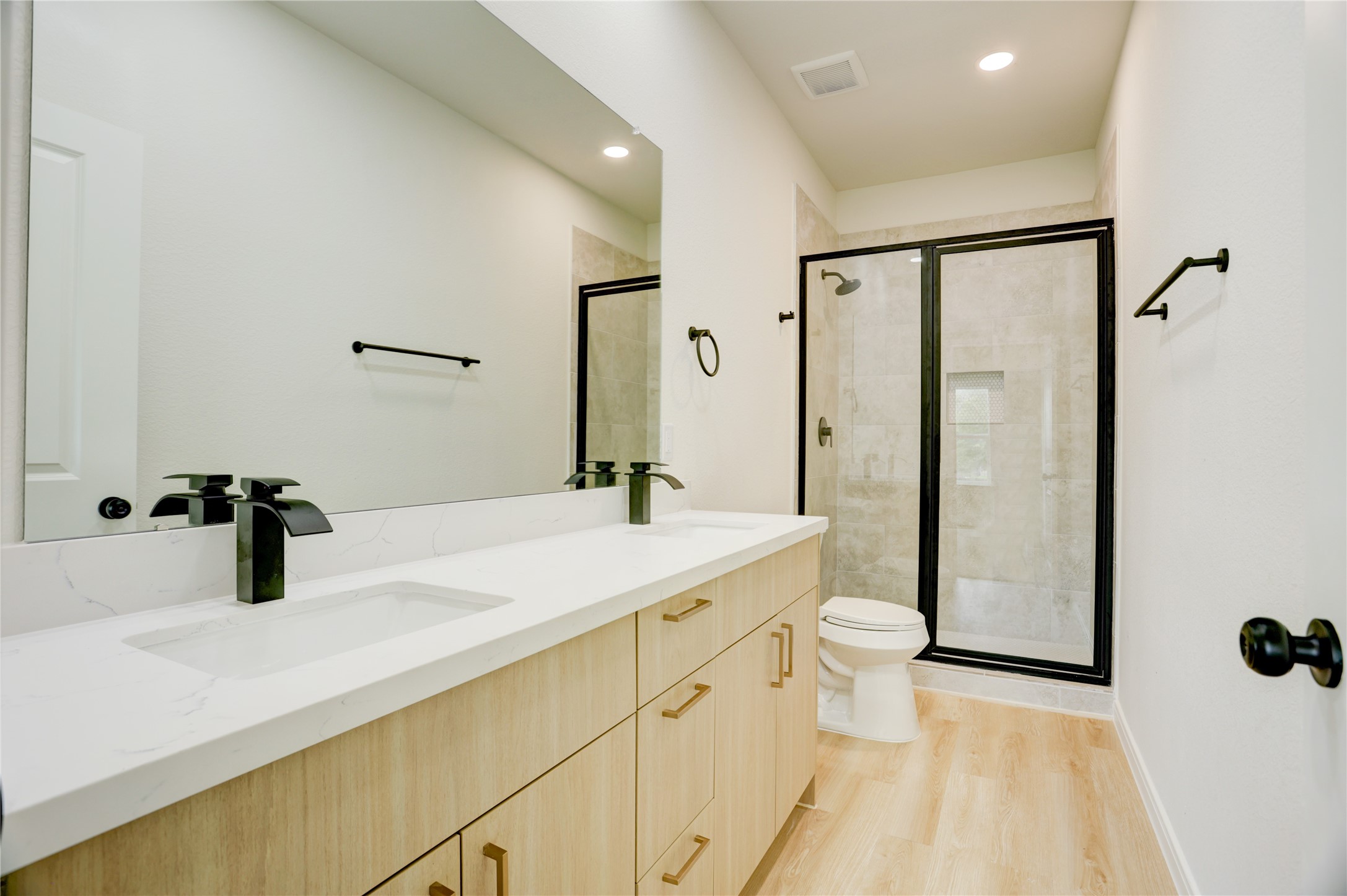 8314 Williamsdell Street B Property Photo 11