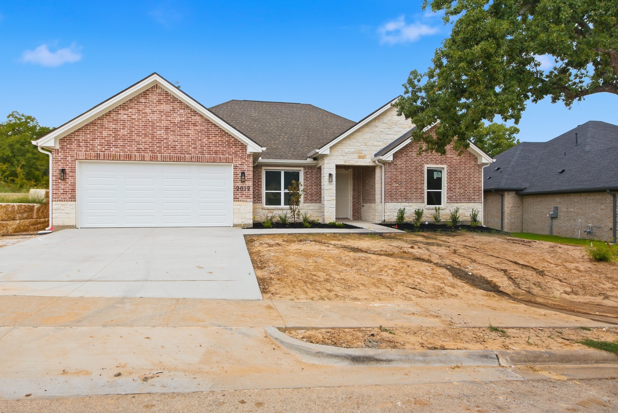 2012 Lola Lane Property Photo 1