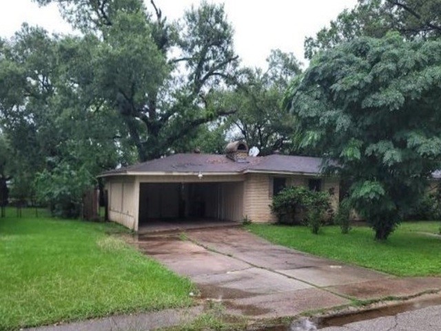 2109 Oaks Drive Property Photo 5