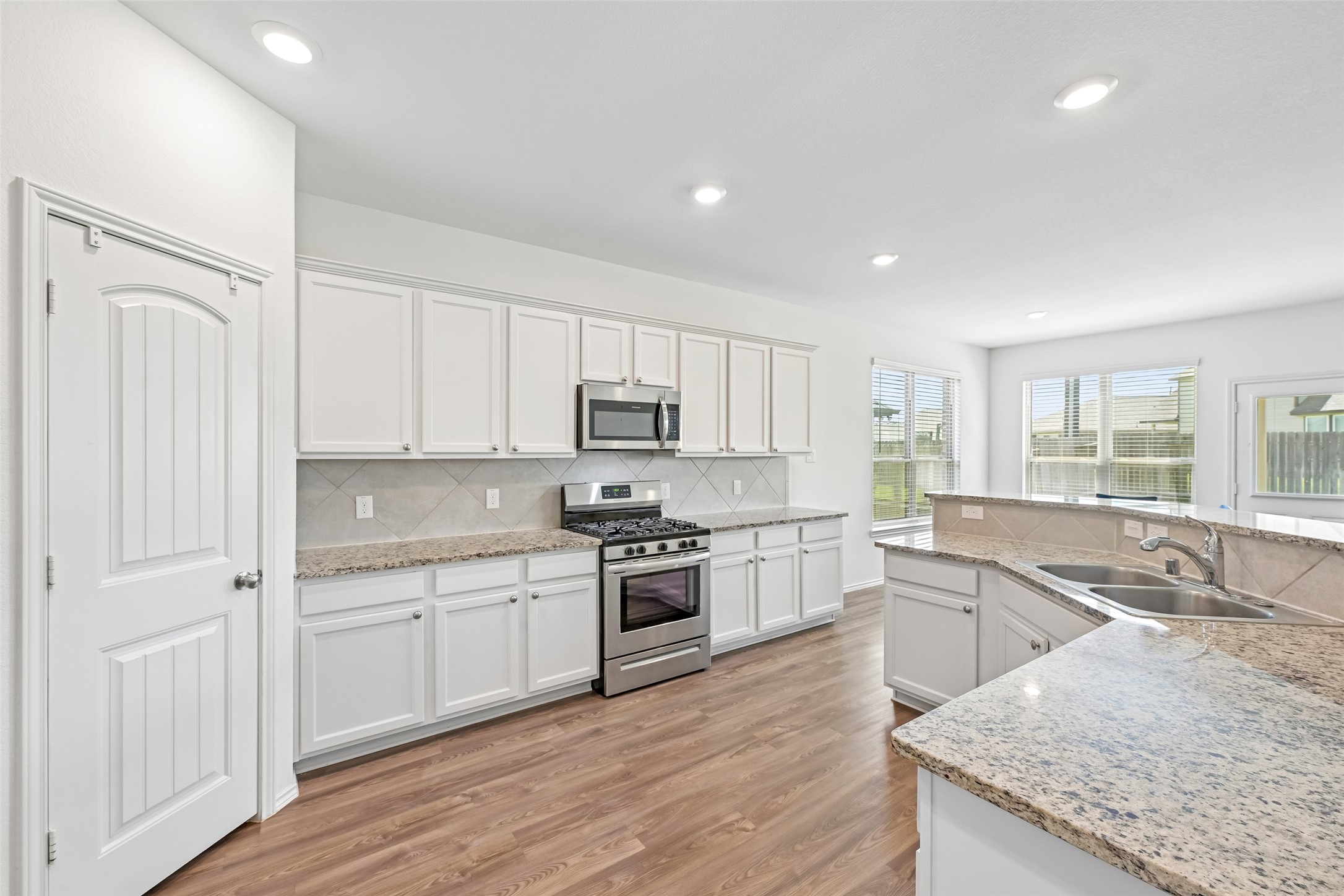 17223 Bainham Forest Trail Property Photo 6