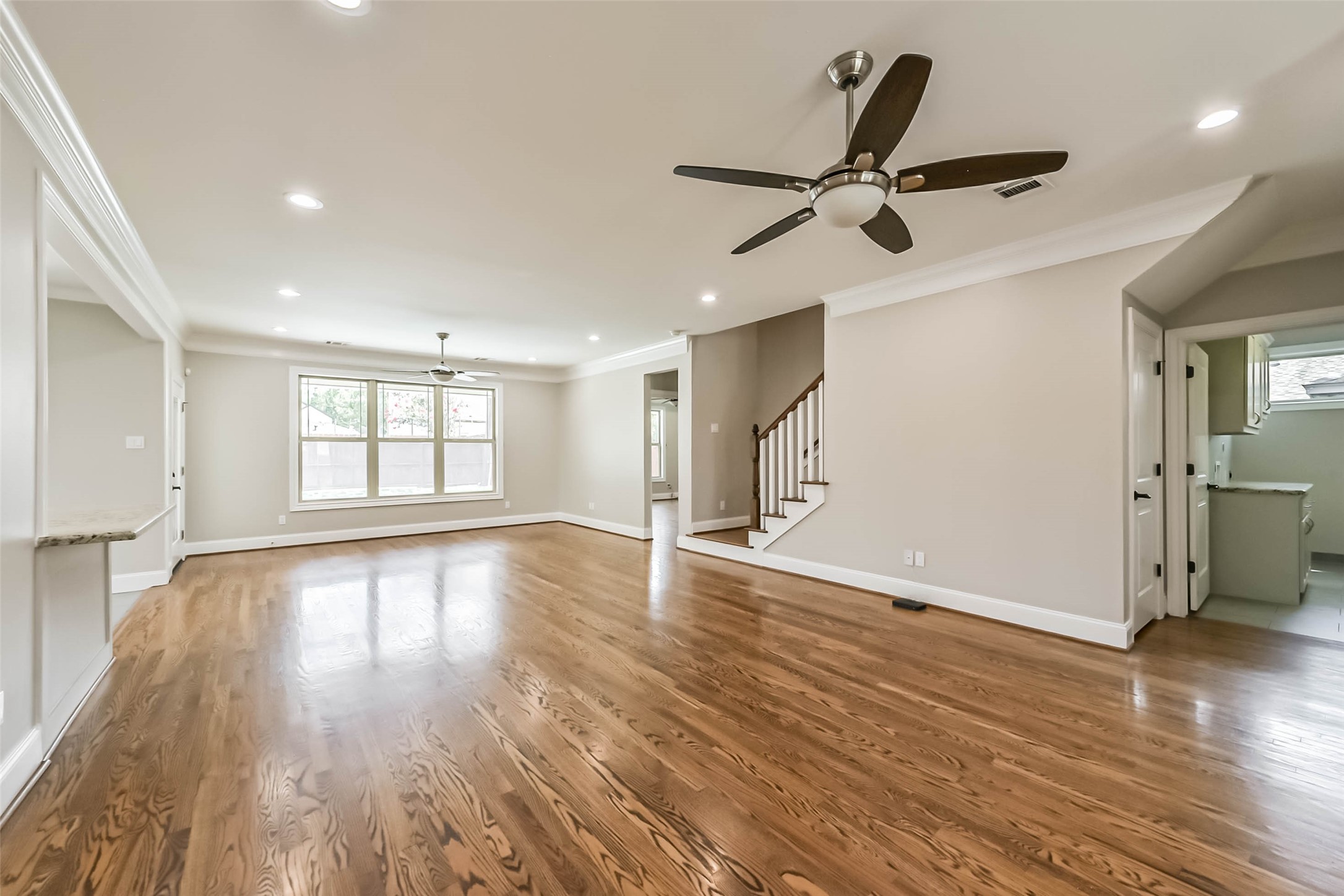 1317 Chantilly Lane Property Photo 6