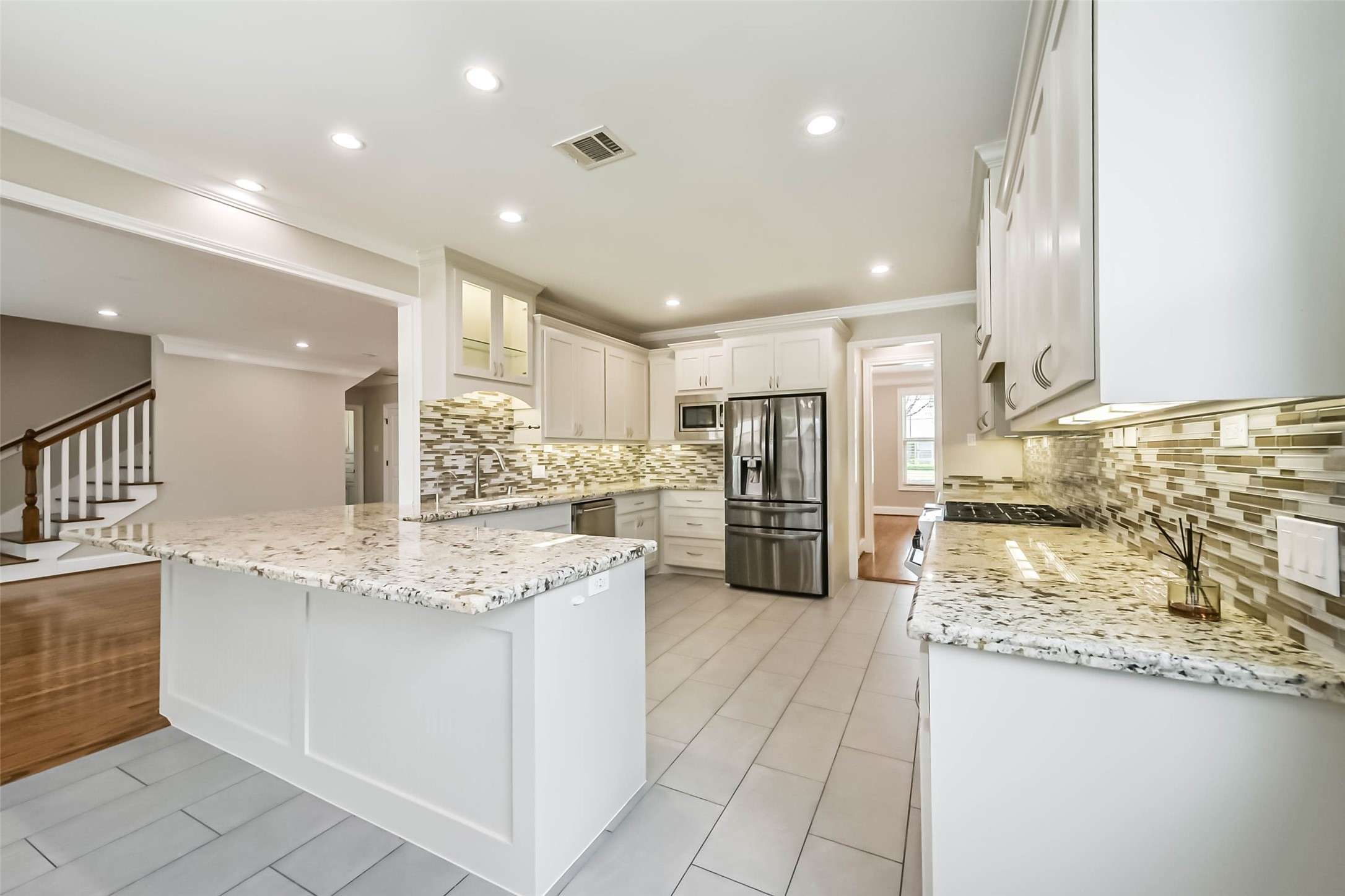 1317 Chantilly Lane Property Photo 11