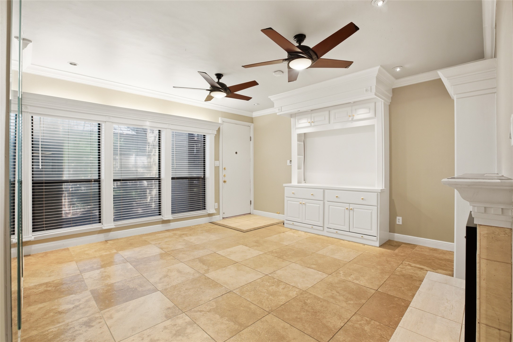 2100 Tanglewilde Street 537 Property Photo 1