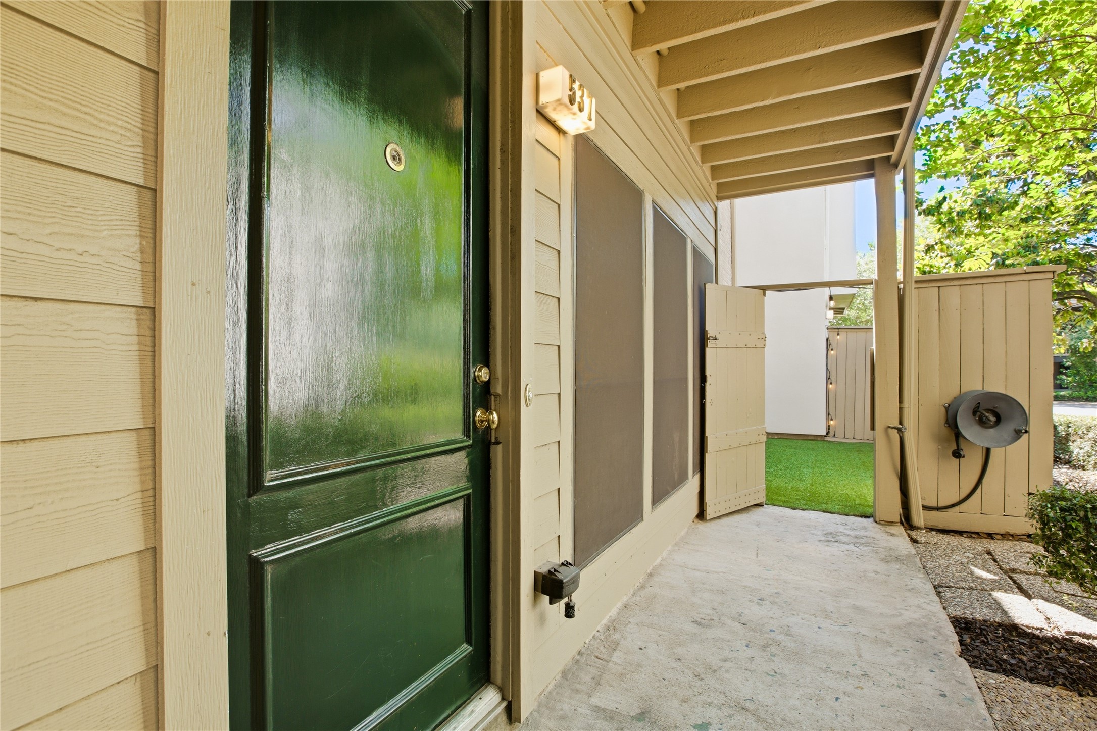 2100 Tanglewilde Street 537 Property Photo 3