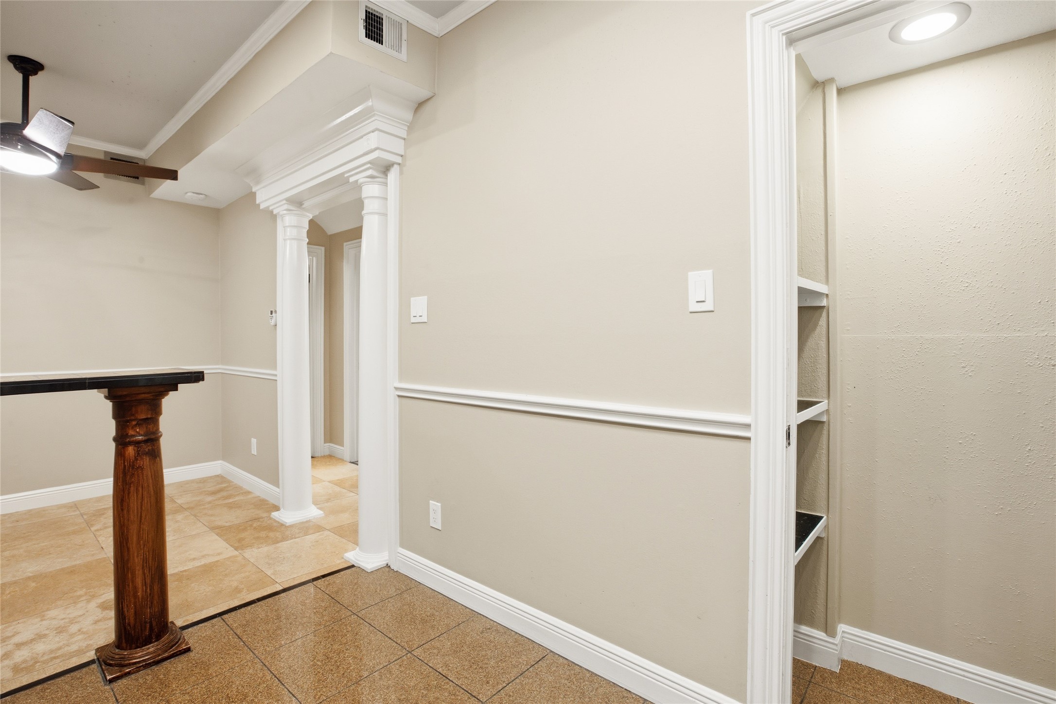 2100 Tanglewilde Street 537 Property Photo 11