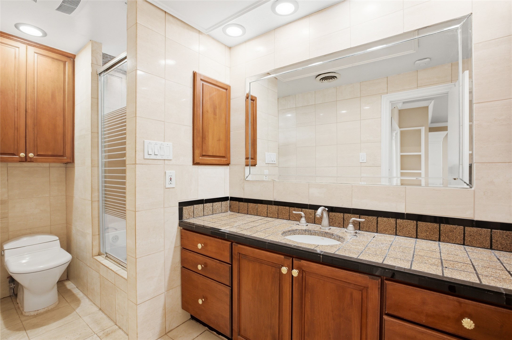 2100 Tanglewilde Street 537 Property Photo 15