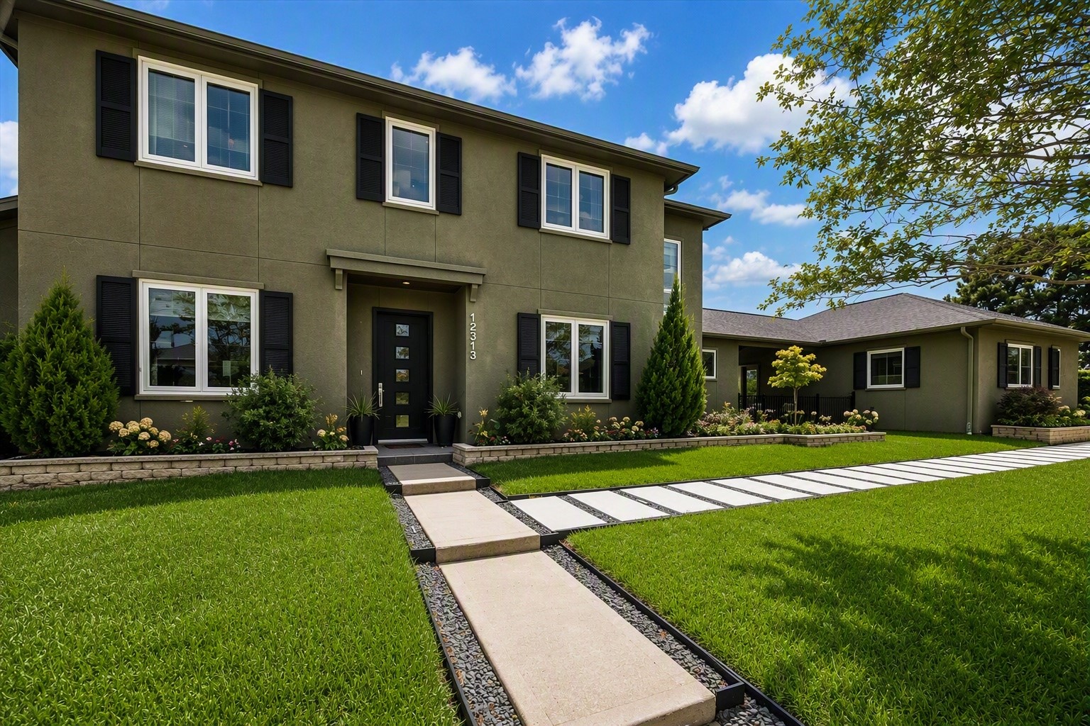 12313 White Oak Pointe Property Photo 3