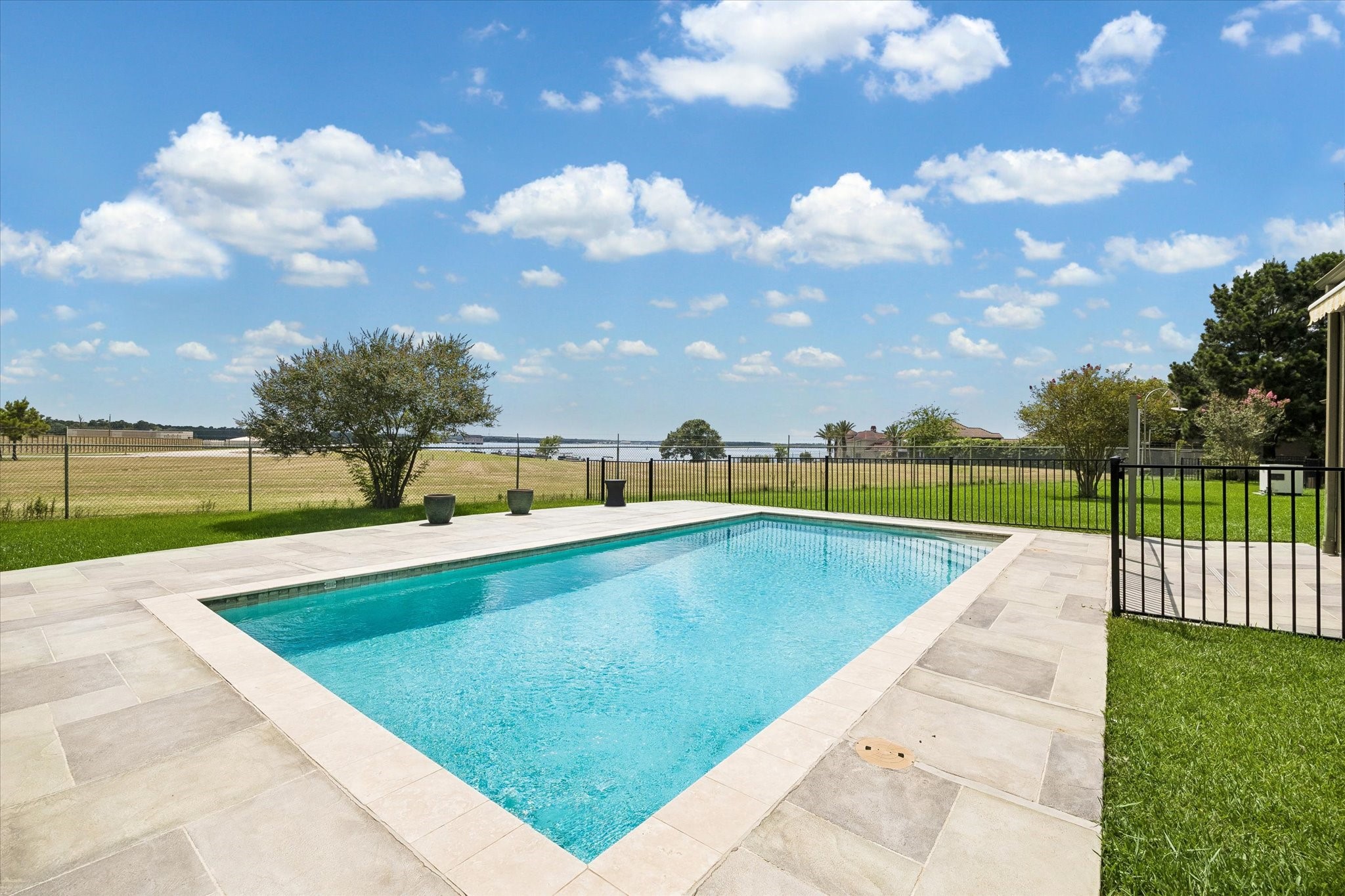12313 White Oak Pointe Property Photo 5