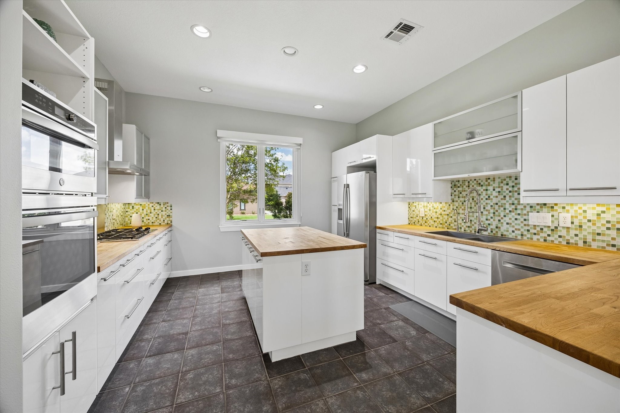 12313 White Oak Pointe Property Photo 15