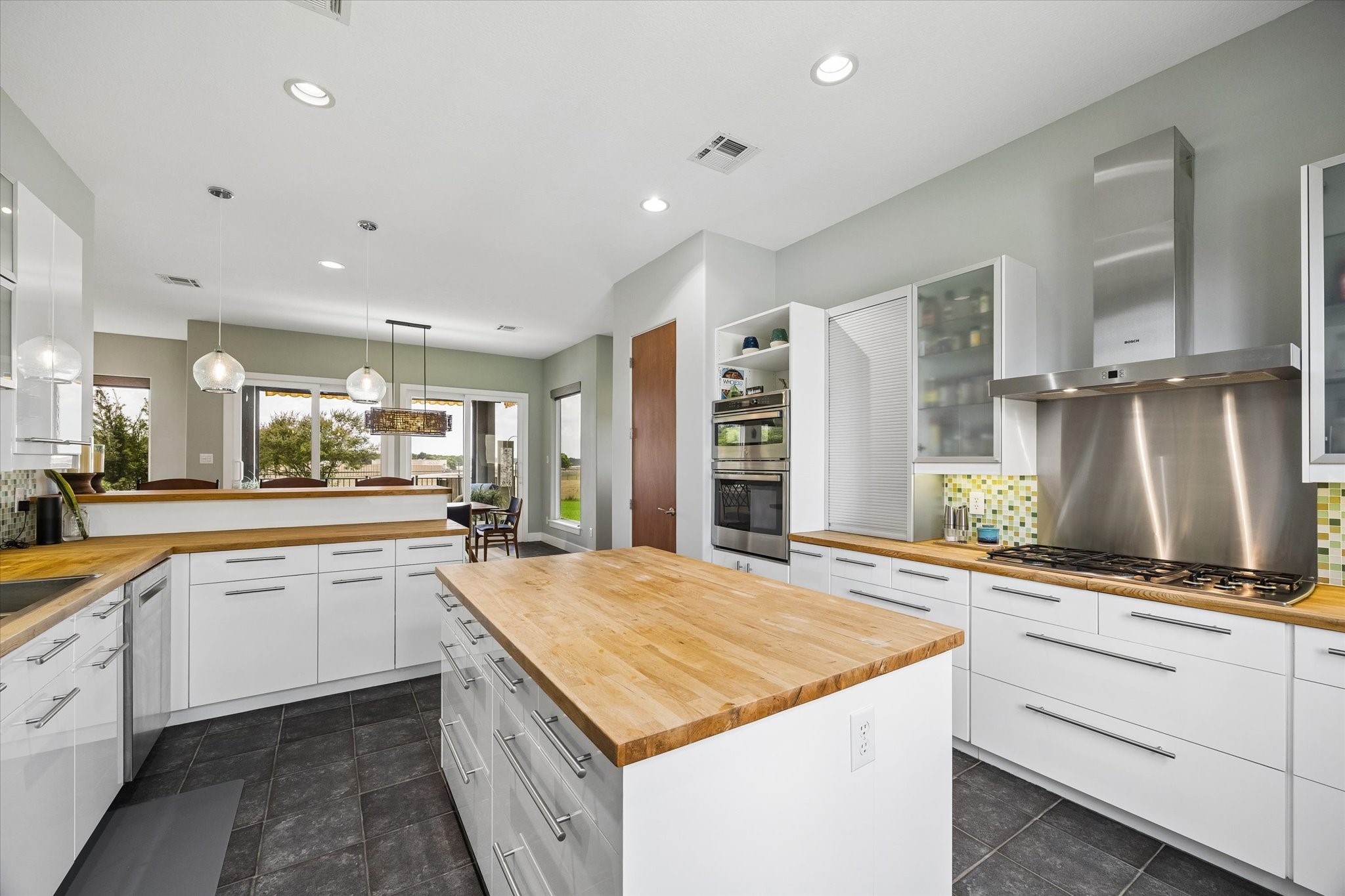 12313 White Oak Pointe Property Photo 17