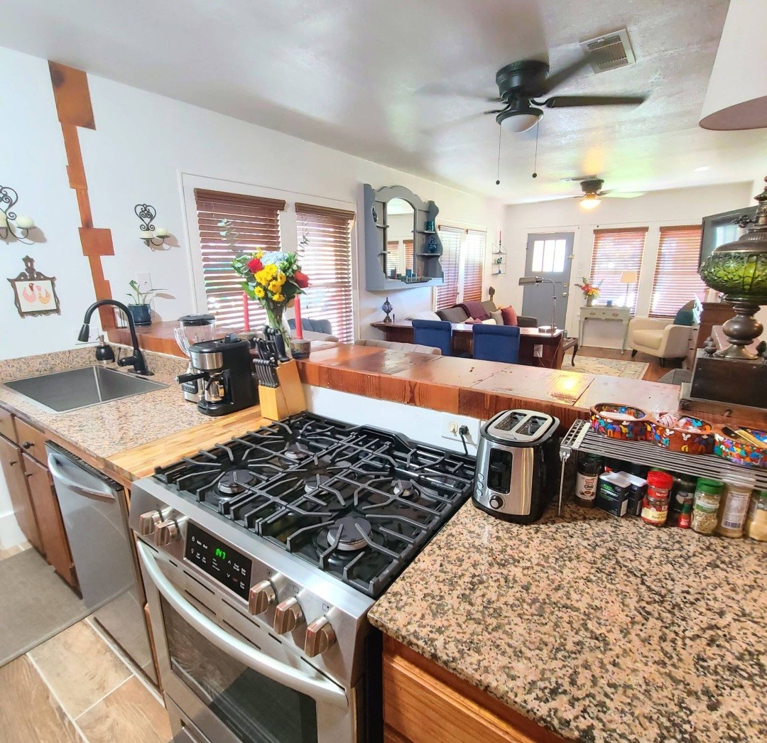 1427 Munger Street Property Photo 6