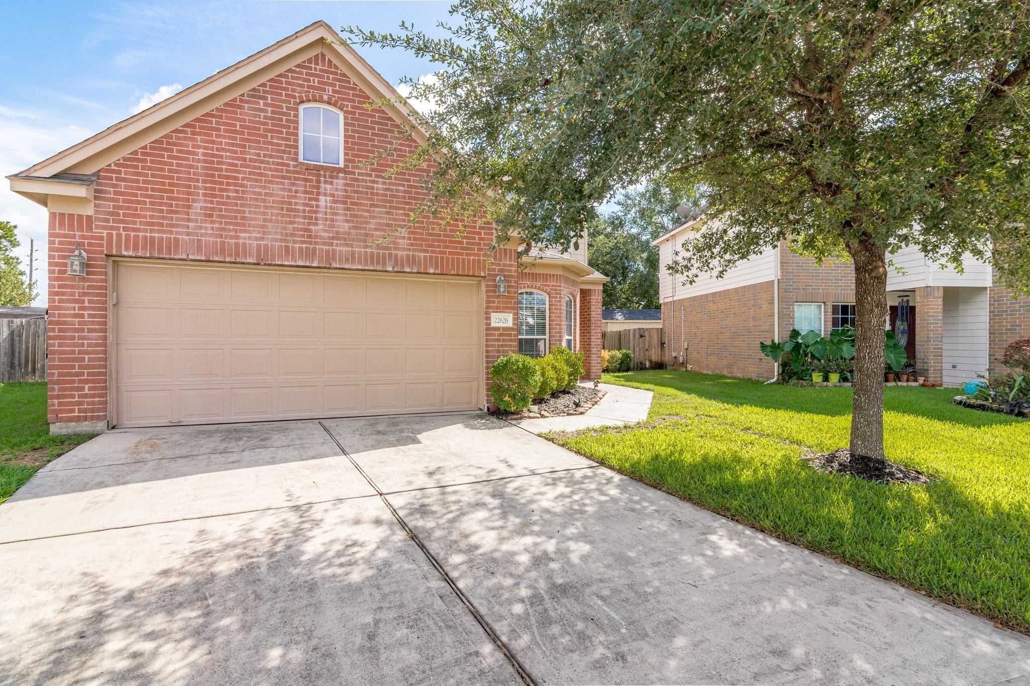 22626 Goss Spring Court S Property Photo 3