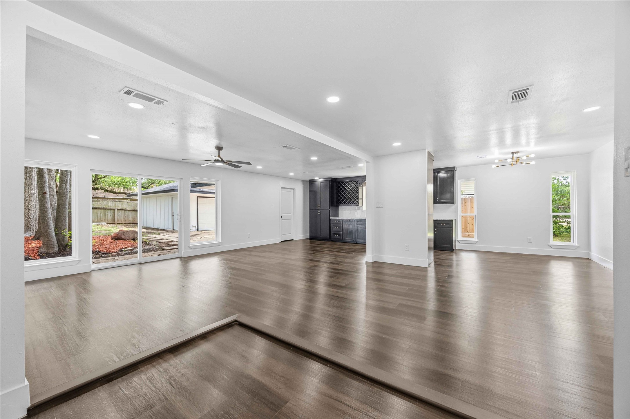 5446 Loch Lomond Drive Property Photo 12