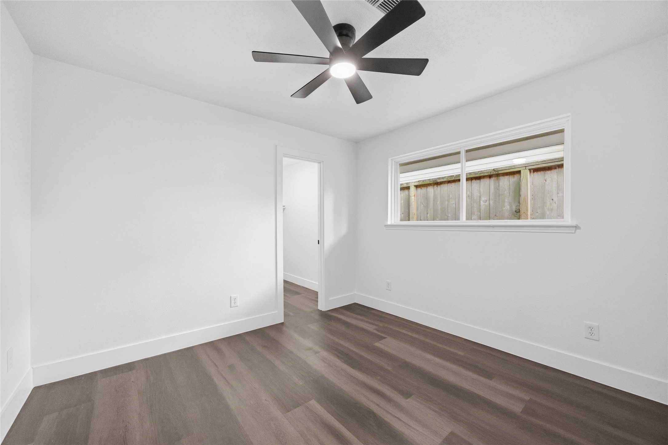 5446 Loch Lomond Drive Property Photo 20