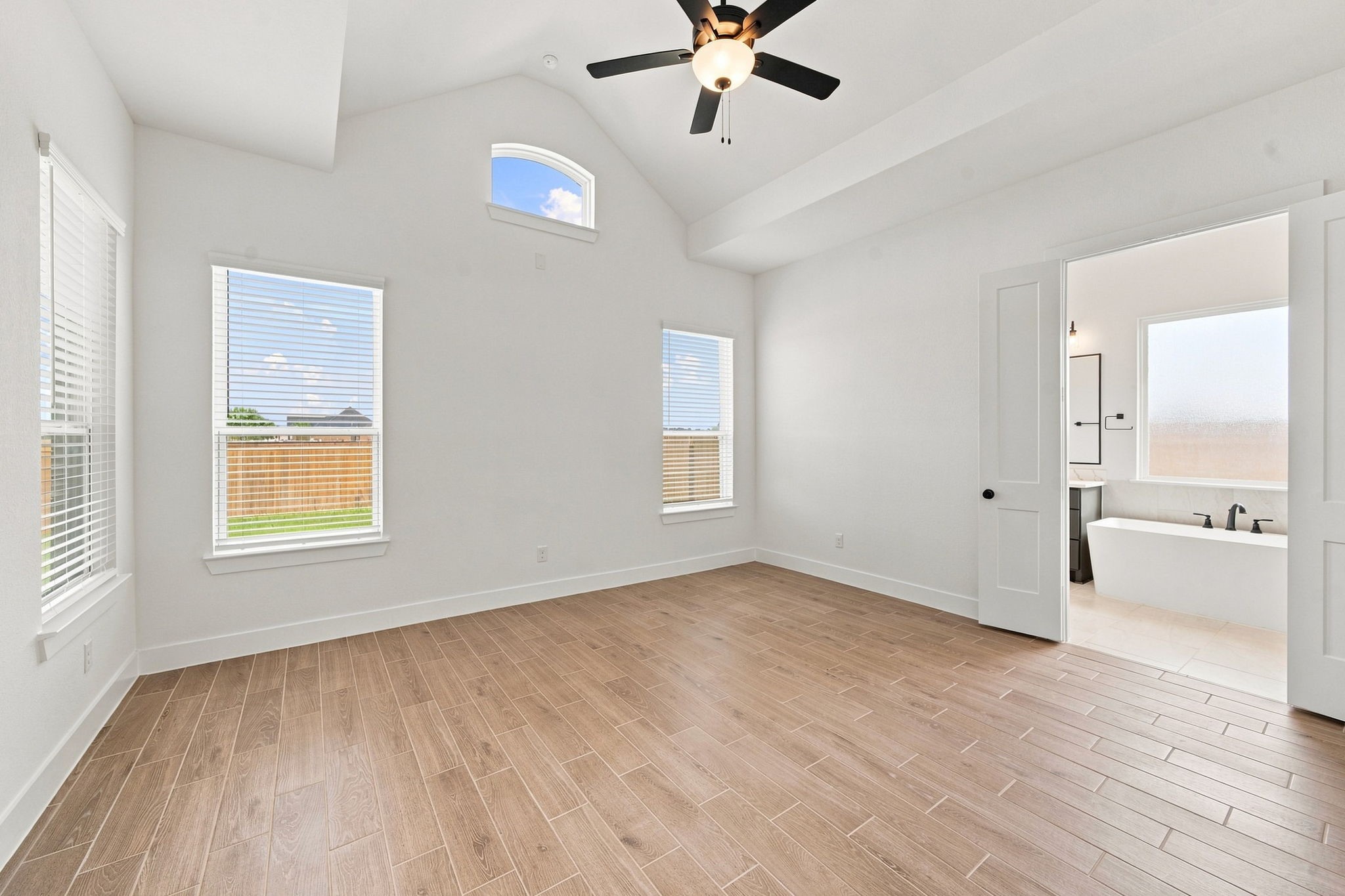 2033 Persimmon Cove Court Property Photo 14