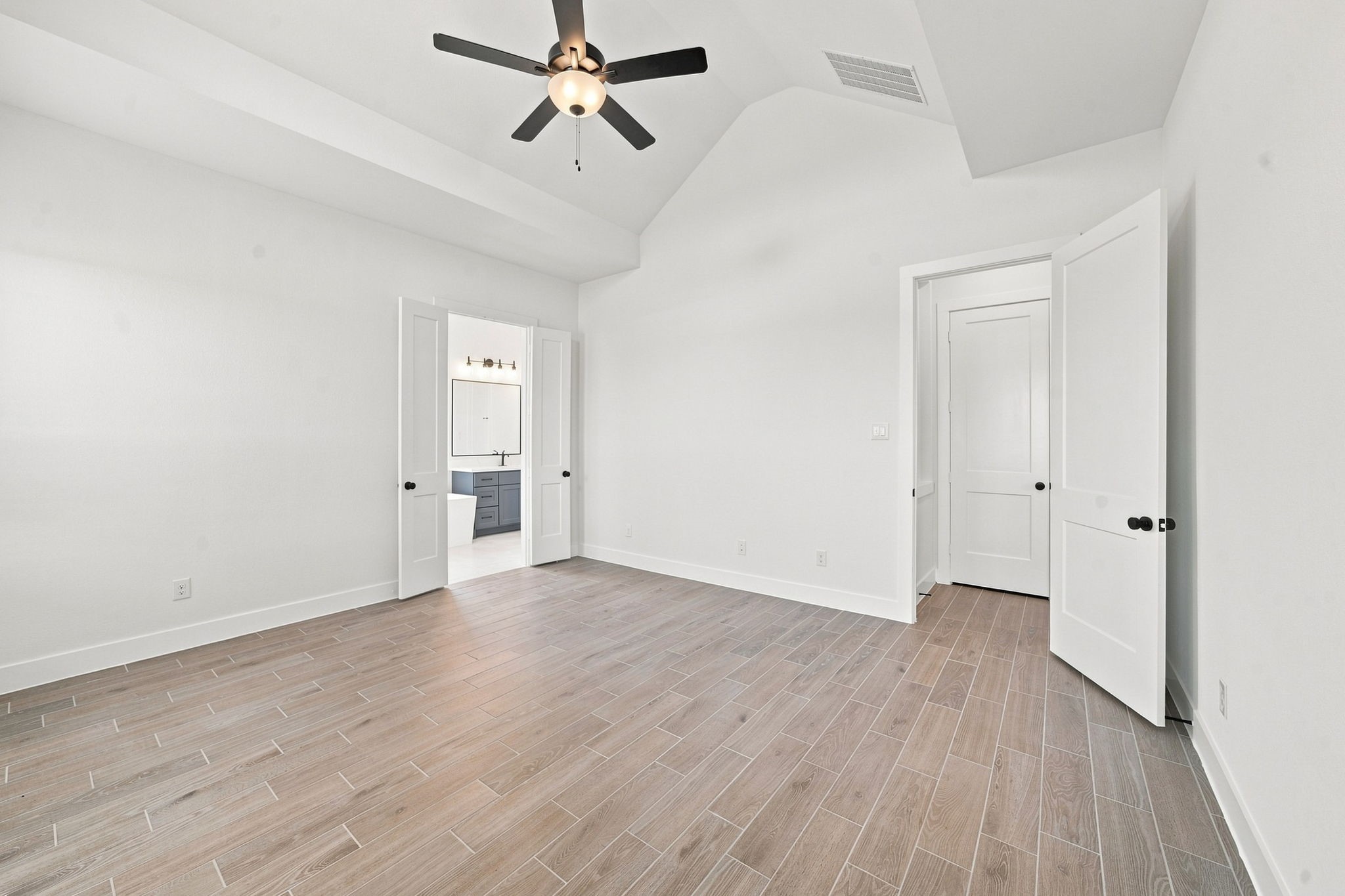 2033 Persimmon Cove Court Property Photo 15