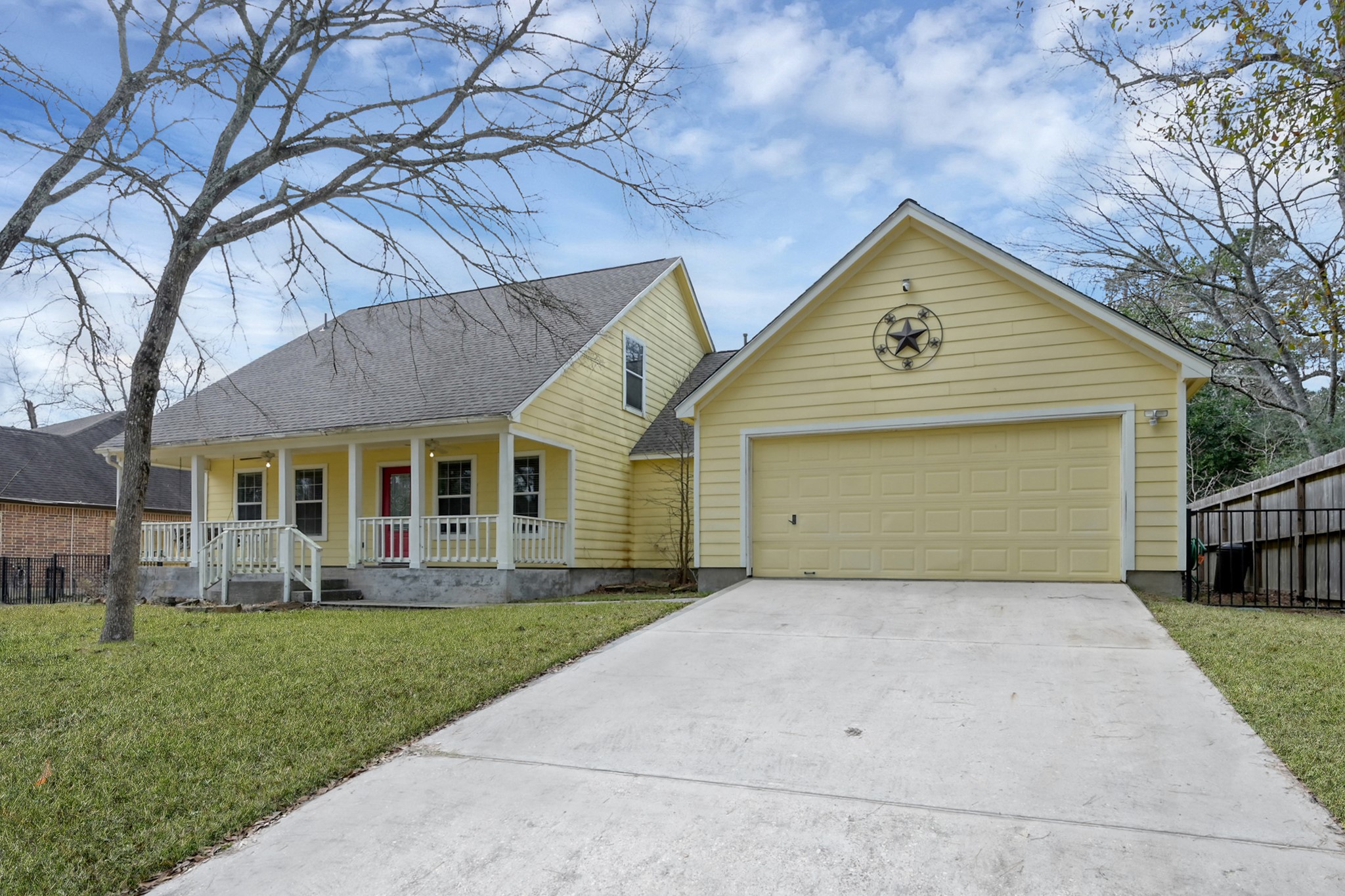 12102 Mustang Avenue Property Photo 2