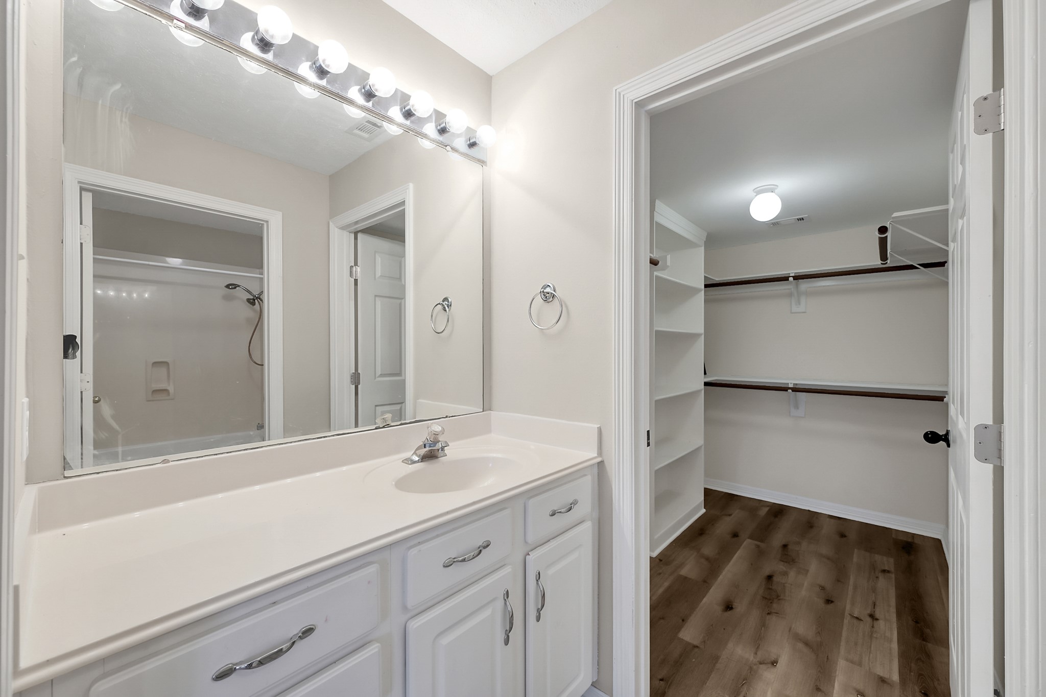 12102 Mustang Avenue Property Photo 16