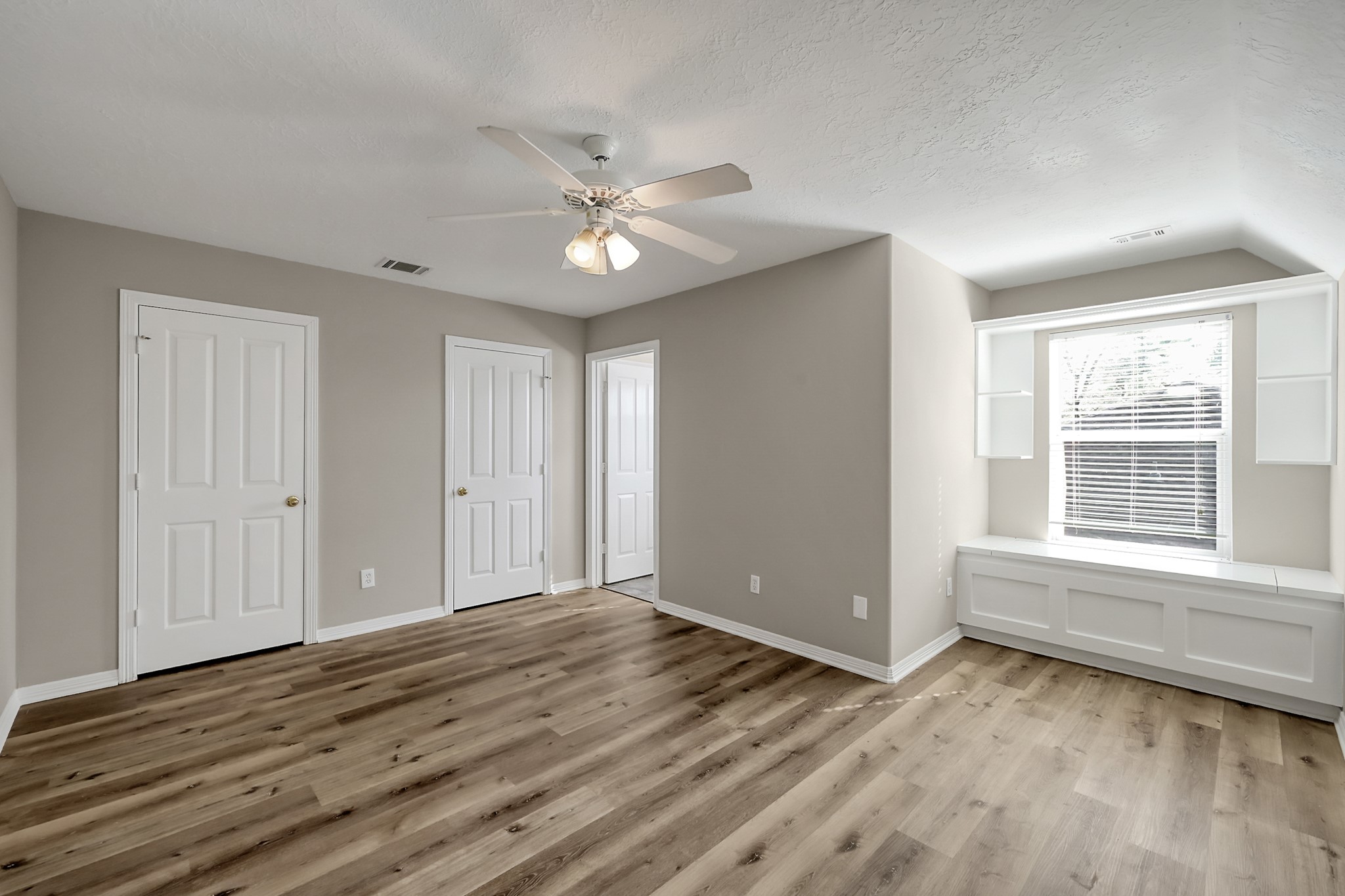 12102 Mustang Avenue Property Photo 21