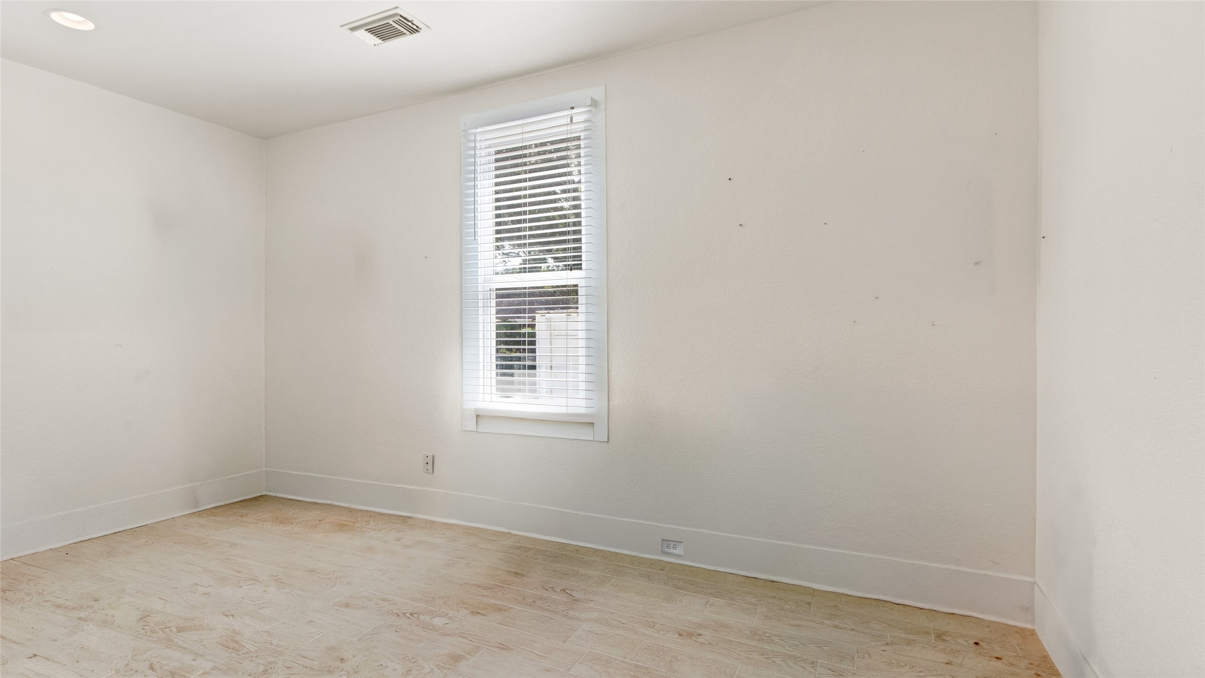 11939 11th Street Property Photo 13