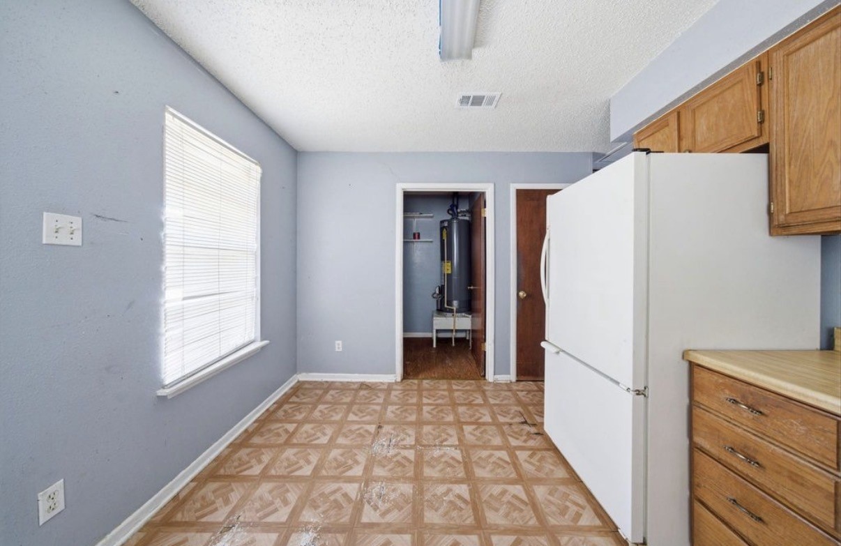 406 E 34th Street Property Photo 7