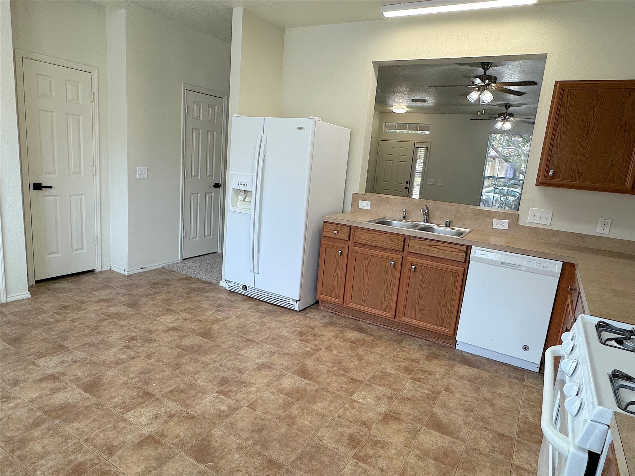 23822 Single Oak Street Property Photo 4