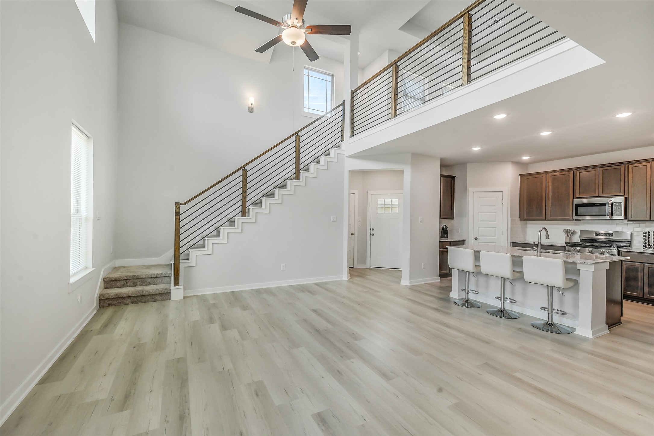 2734 Pheasant Hill Court Property Photo 3