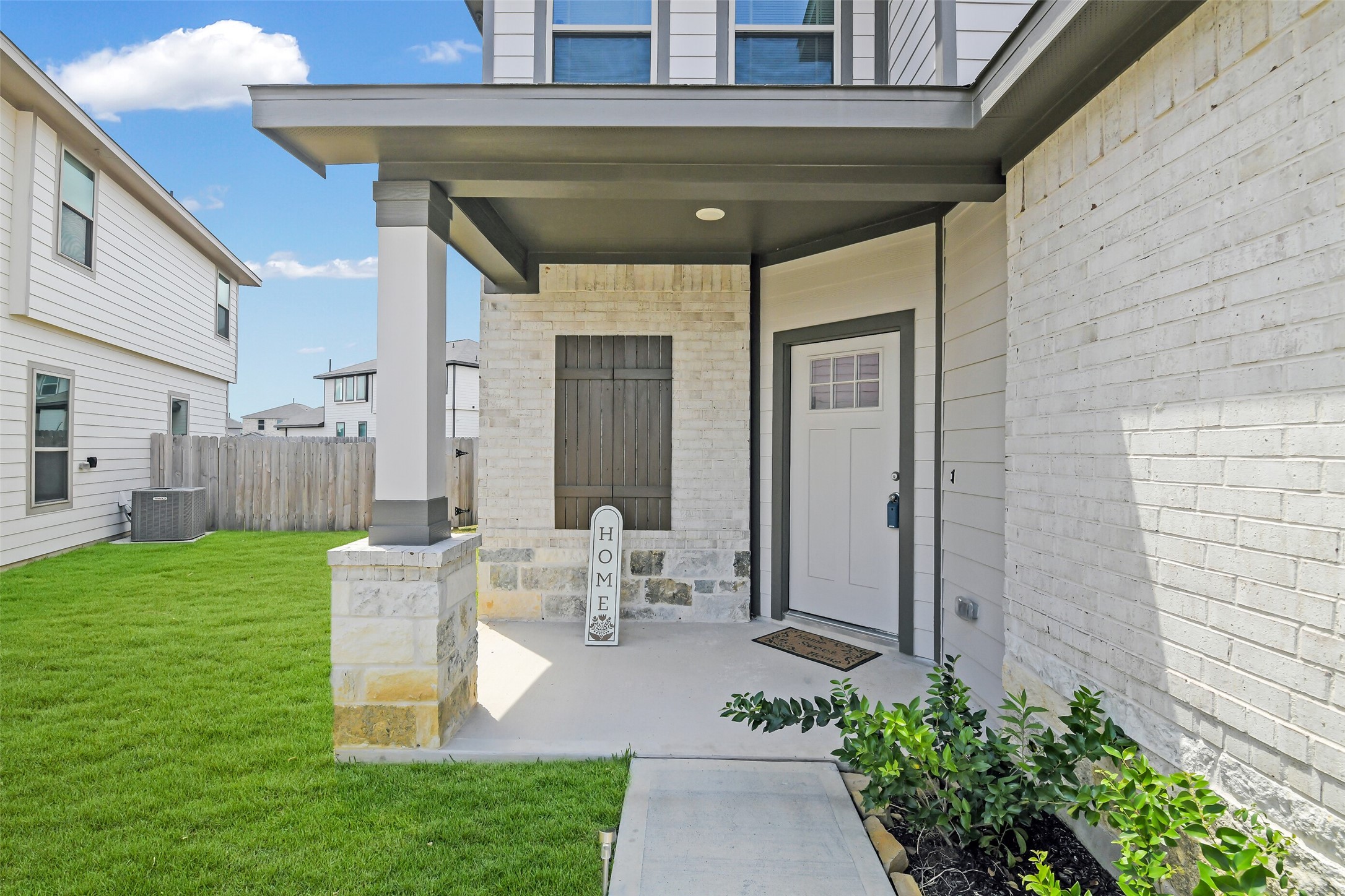 2734 Pheasant Hill Court Property Photo 8