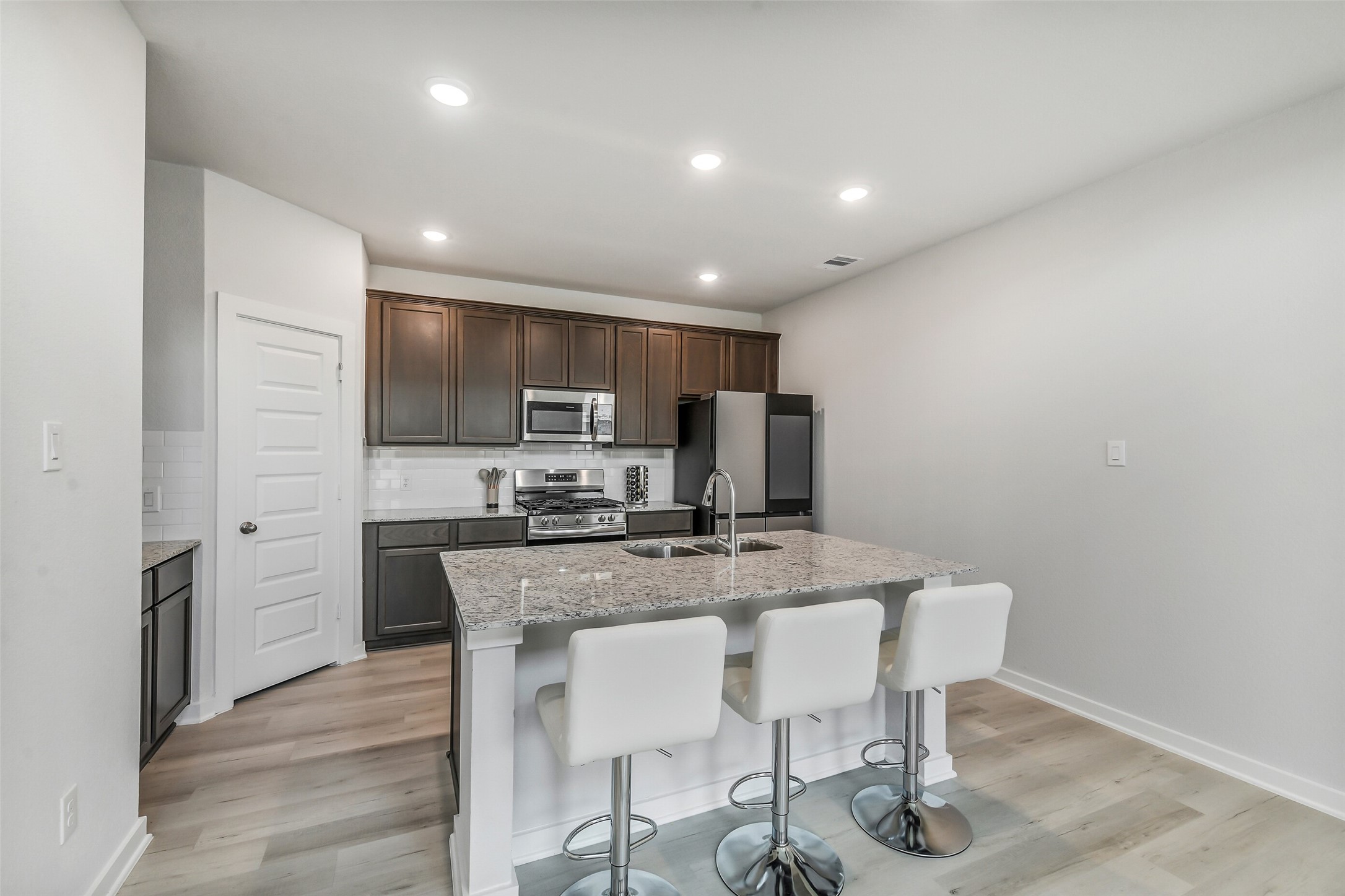 2734 Pheasant Hill Court Property Photo 10