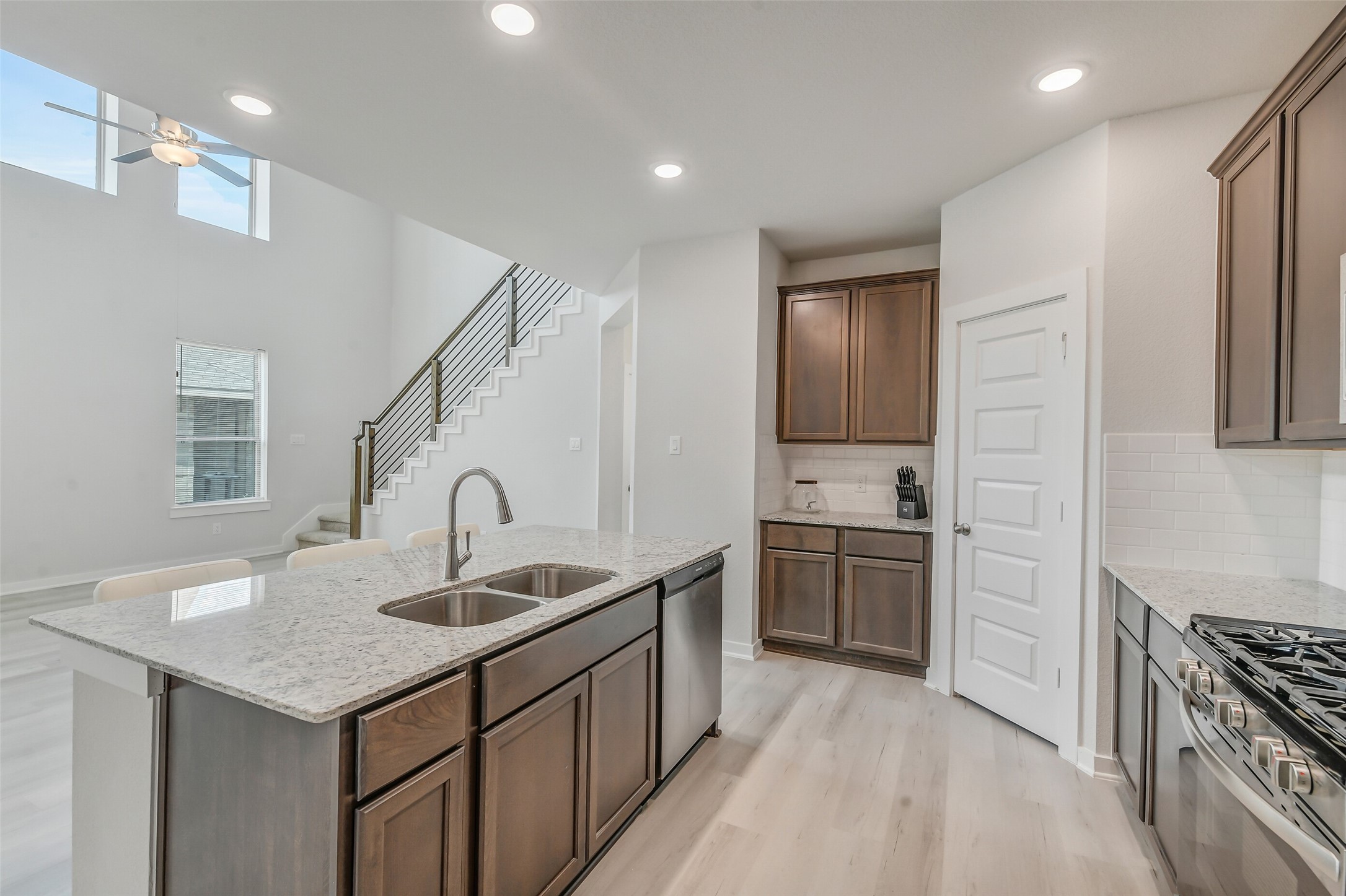 2734 Pheasant Hill Court Property Photo 11