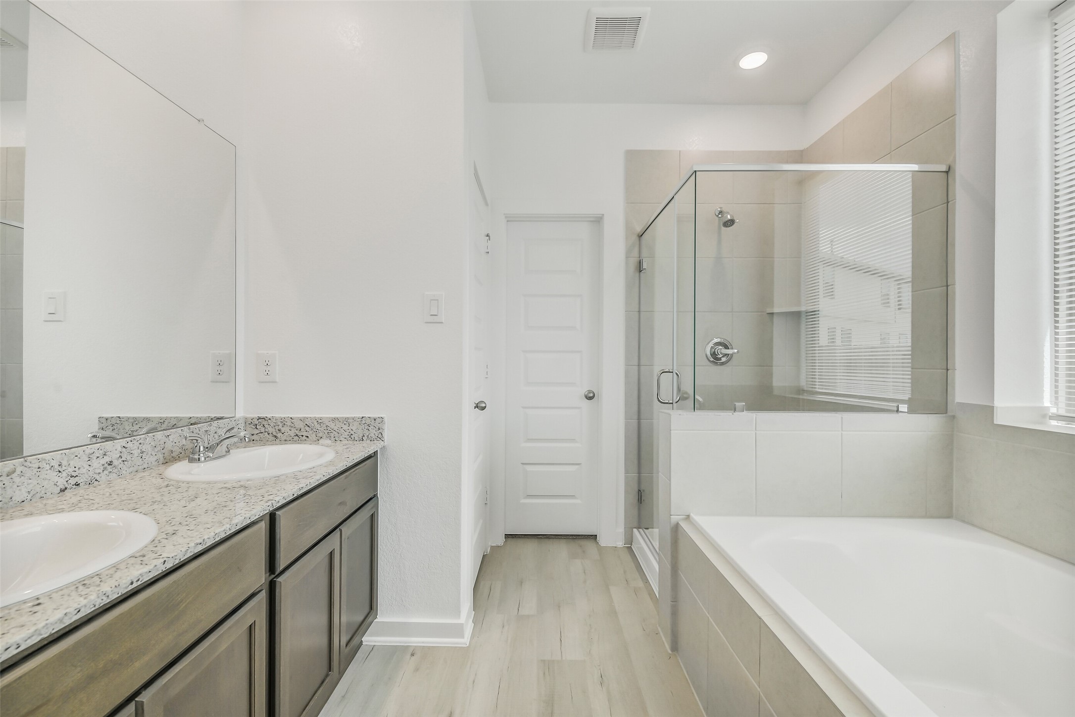 2734 Pheasant Hill Court Property Photo 18