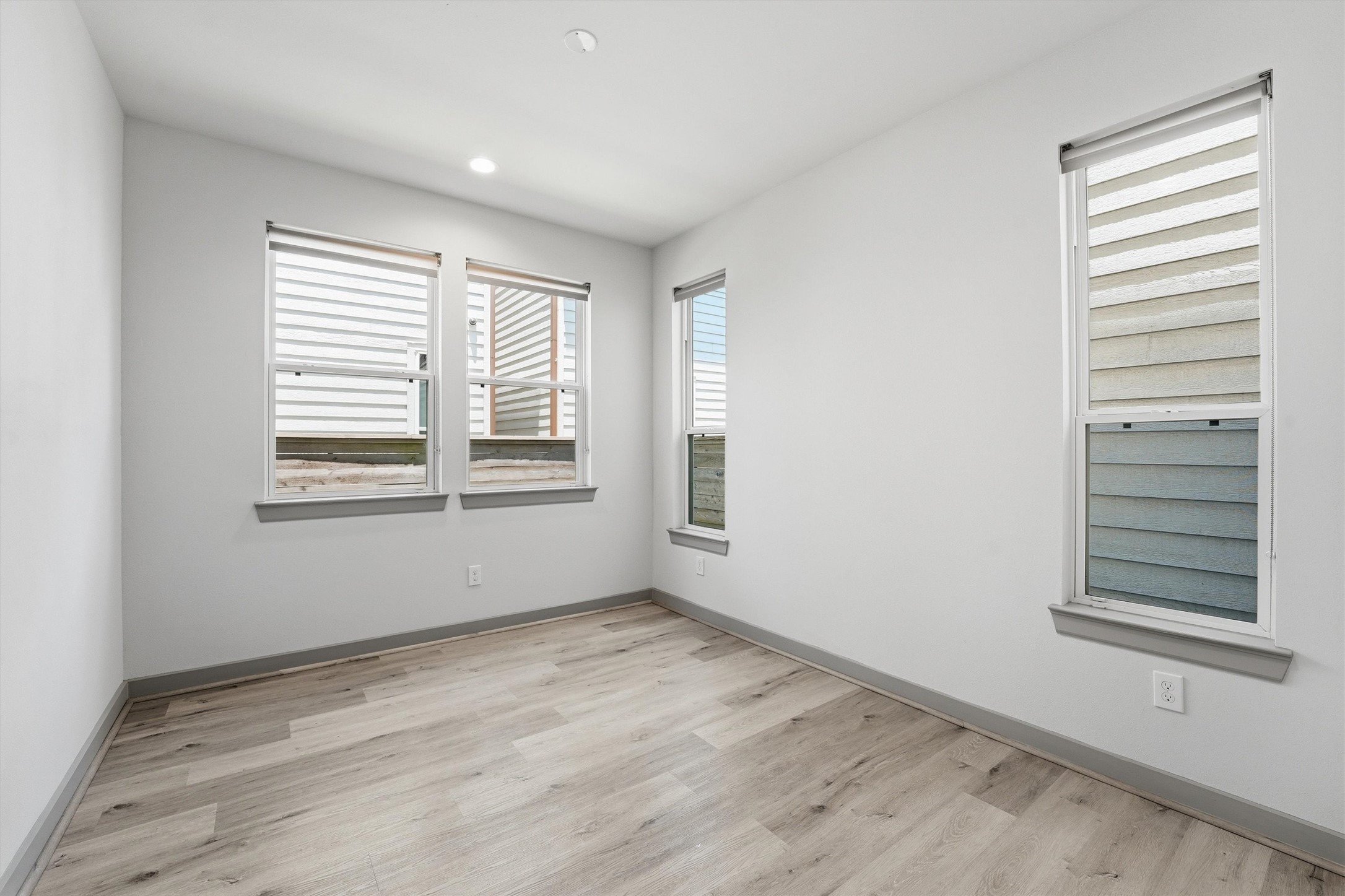 723 N Emile Street Property Photo 16