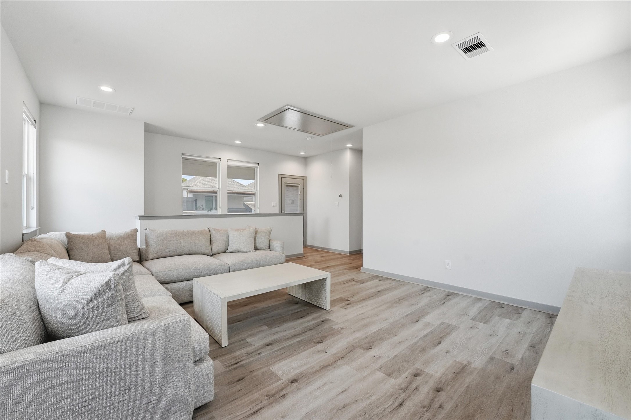 723 N Emile Street Property Photo 19
