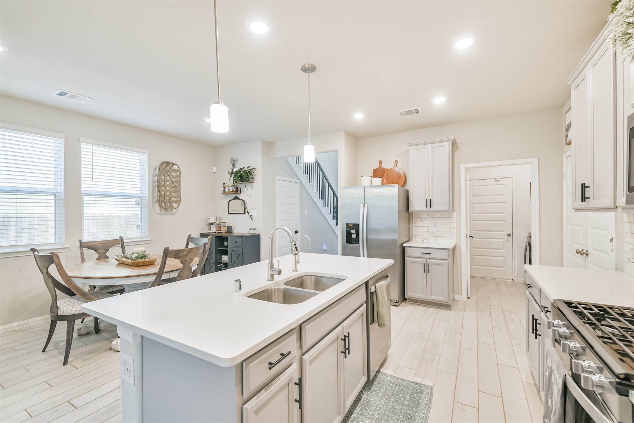 18488 Sunrise Maple Drive Property Photo 14