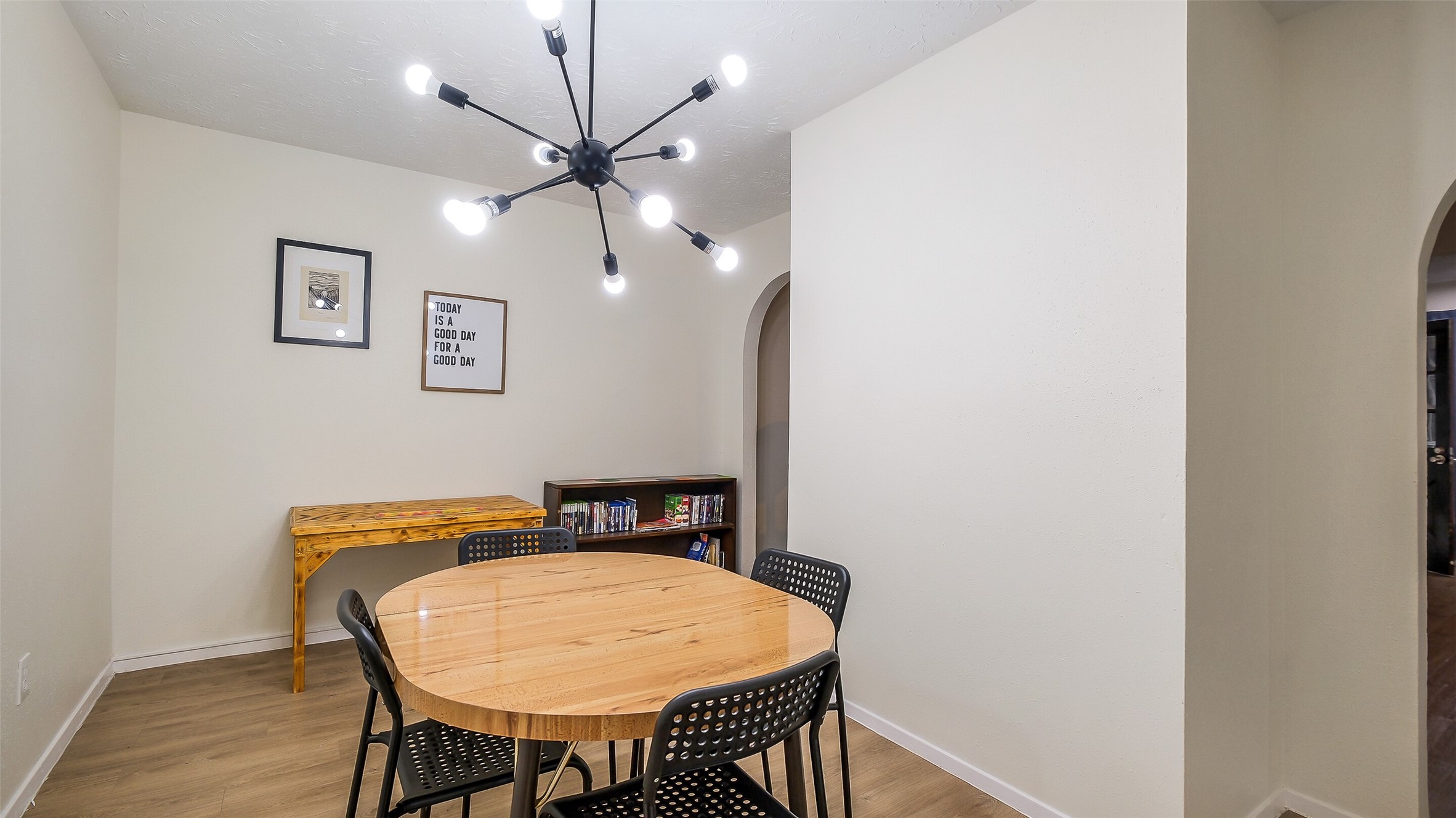 19414 Lazy Valley Drive Property Photo 6