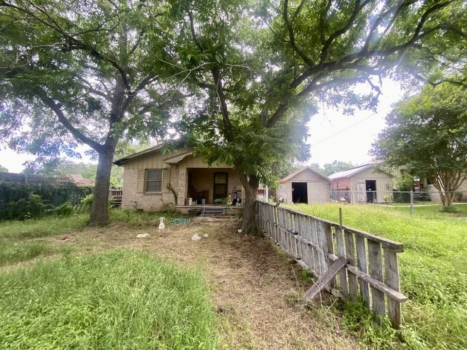 645 & 643 N Monroe Street Property Photo 4