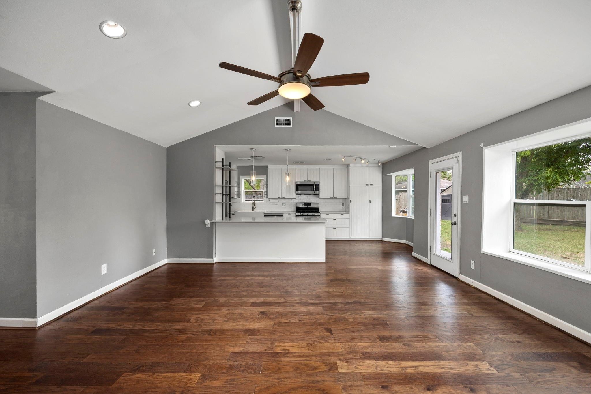 12307 Nova Court Property Photo 6