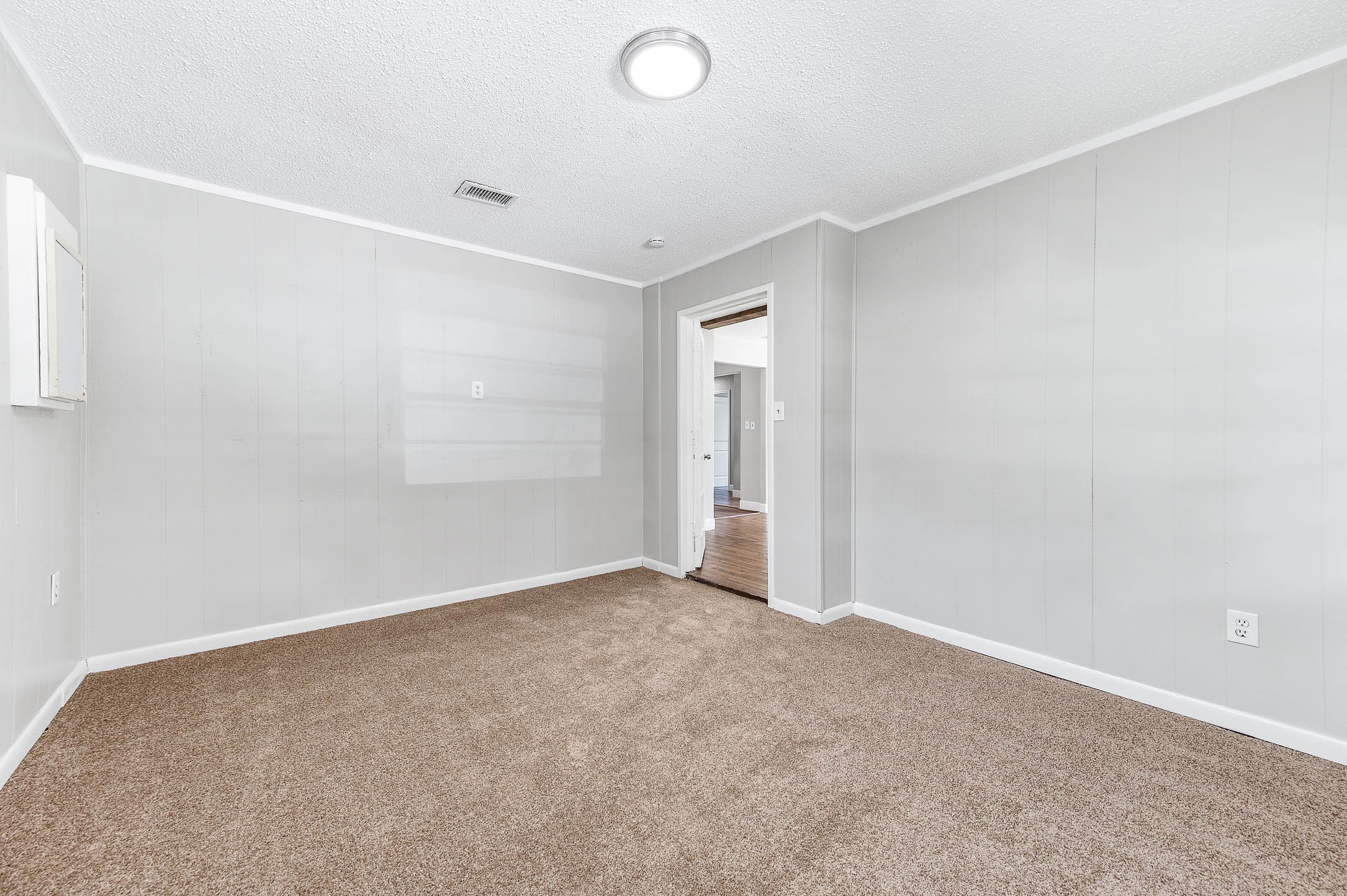 1033 S Booth Lane Property Photo 8