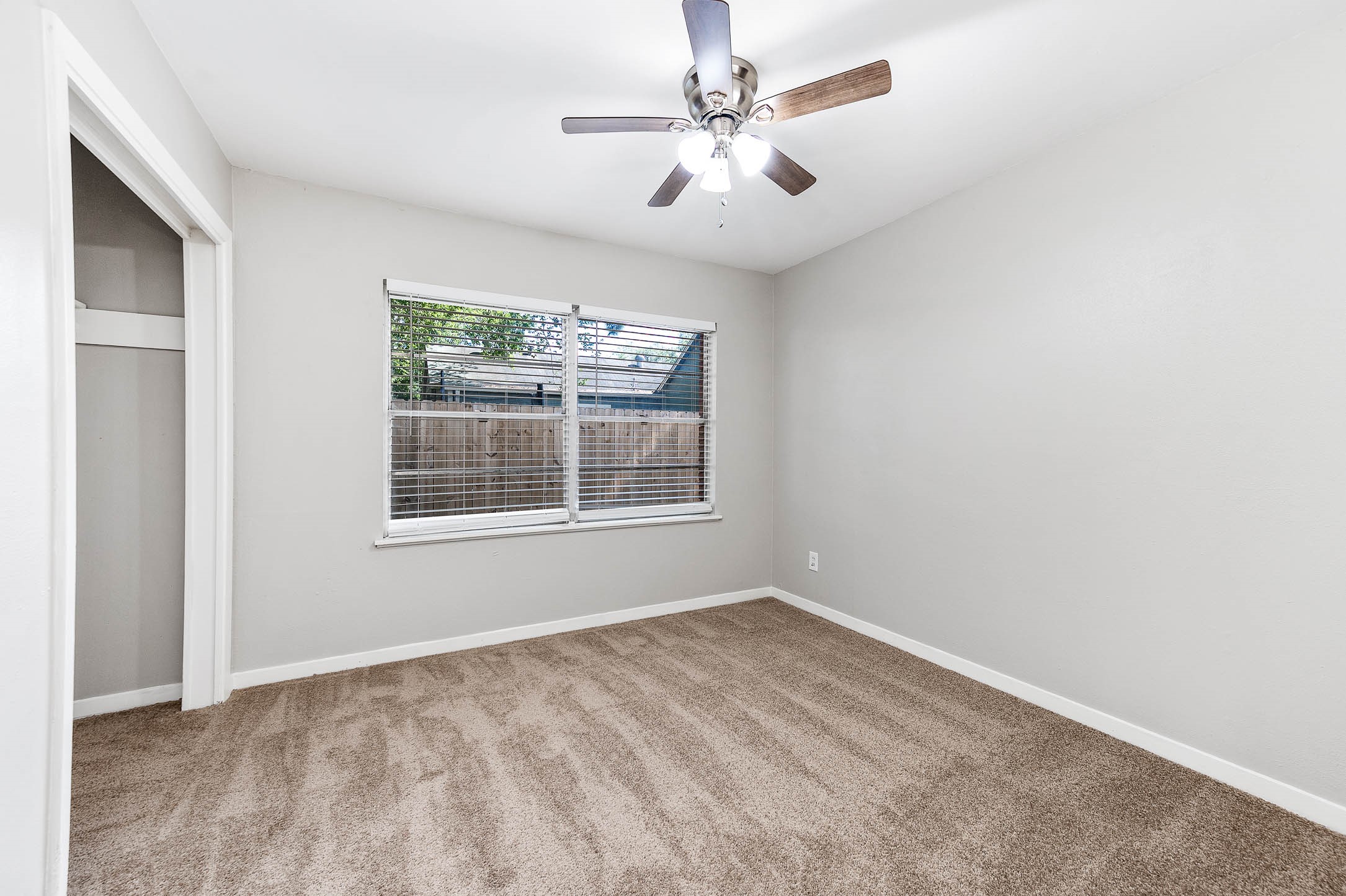 1033 S Booth Lane Property Photo 12